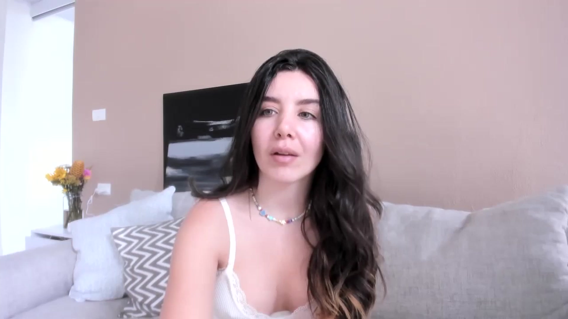 Gallery image thumbnail from LauraVega's myfreecams stream on, 10/05/2023, 16:13 image 2 of 20