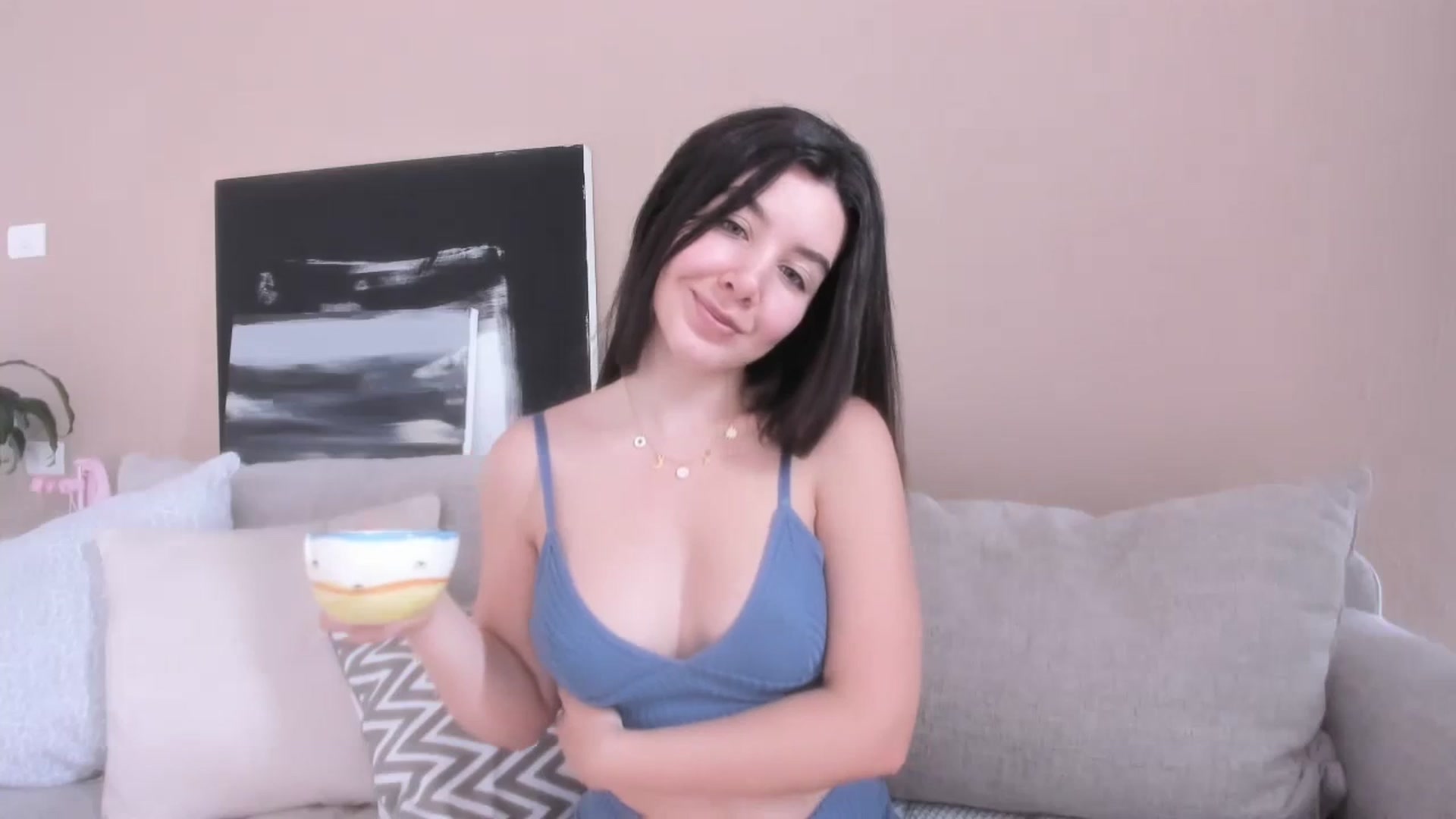 Gallery image thumbnail from LauraVega's myfreecams stream on, 10/17/2023, 15:49 image 13 of 20