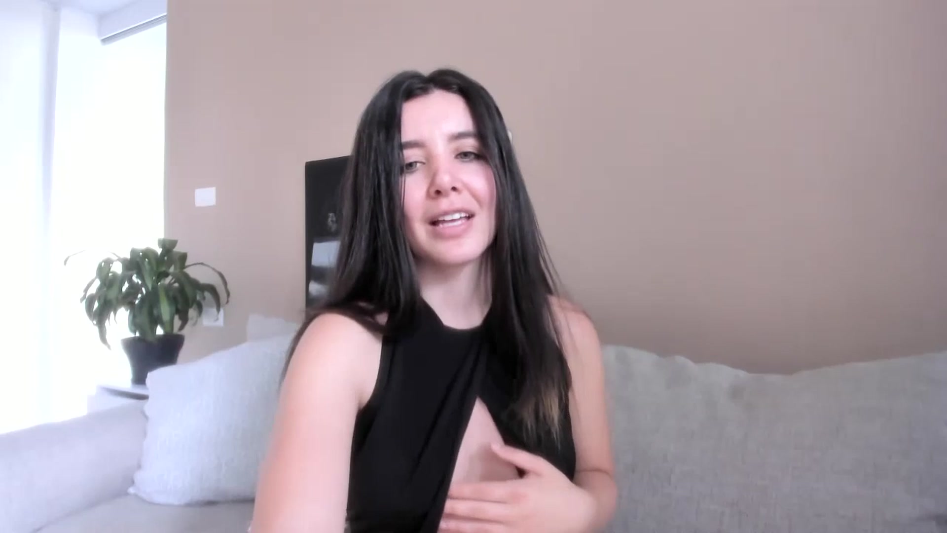 Gallery image thumbnail from LauraVega's myfreecams stream on, 10/20/2023, 16:13 image 5 of 20