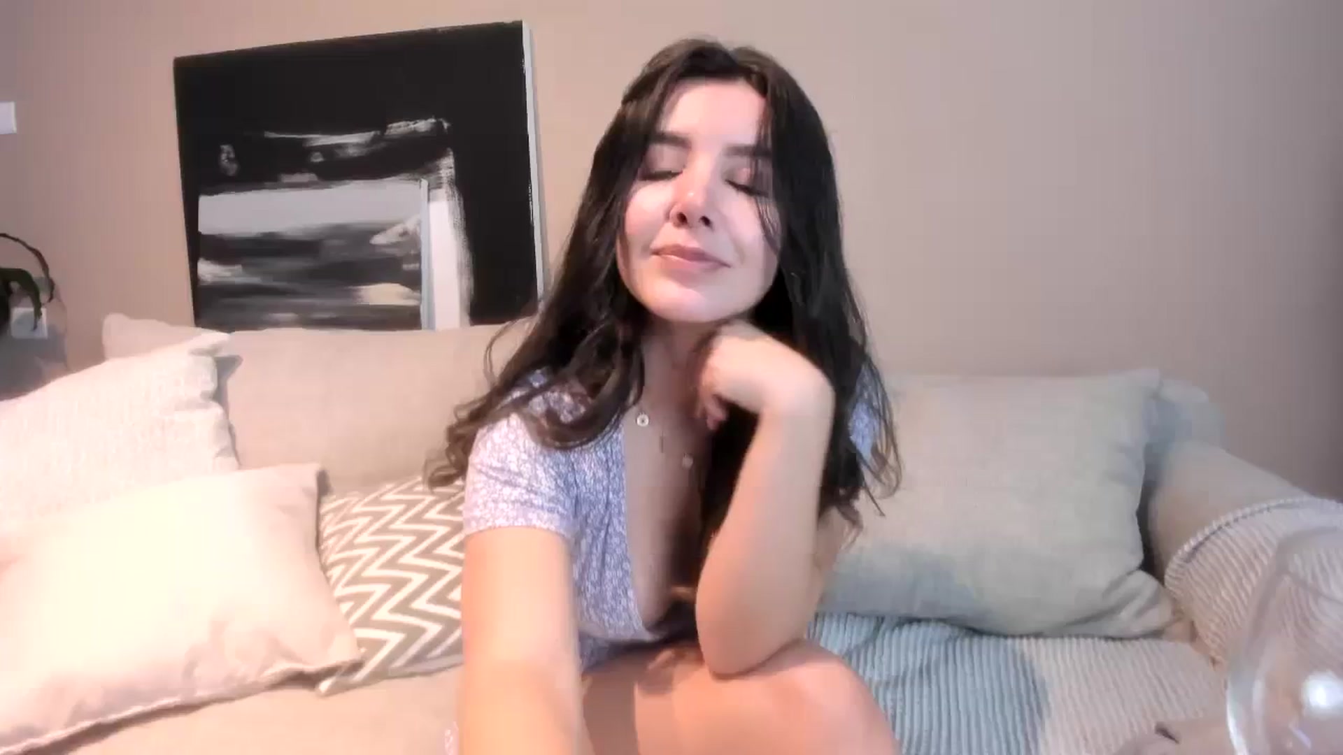 Gallery image thumbnail from LauraVega's myfreecams stream on, 10/21/2023, 01:39 image 2 of 20