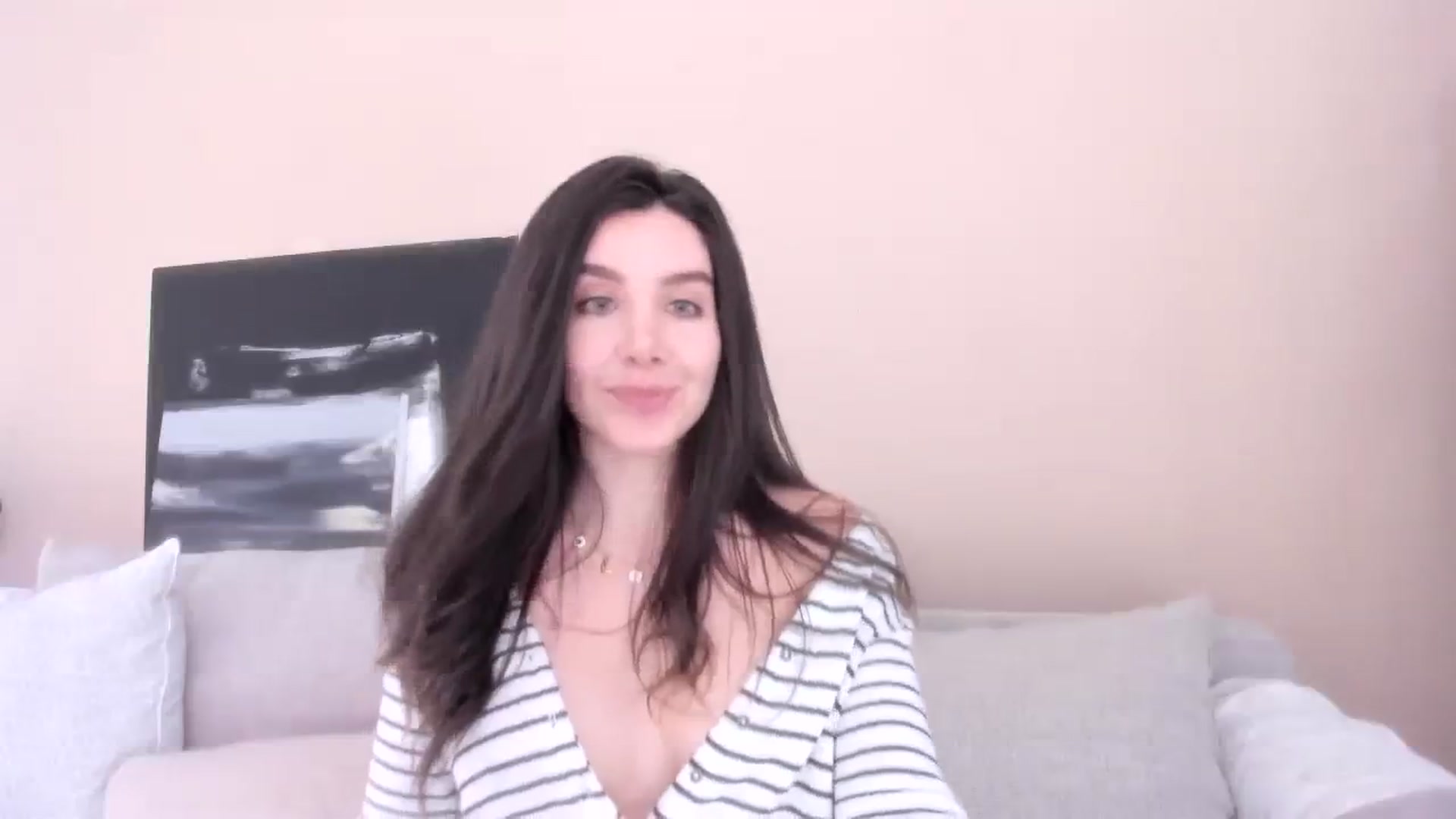 Gallery image thumbnail from LauraVega's myfreecams stream on, 10/31/2023, 15:17 image 13 of 20