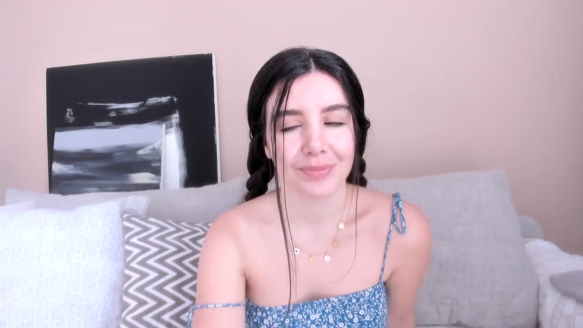 Gallery image thumbnail from LauraVega's myfreecams stream on, 11/02/2023, 15:51 image 7 of 20