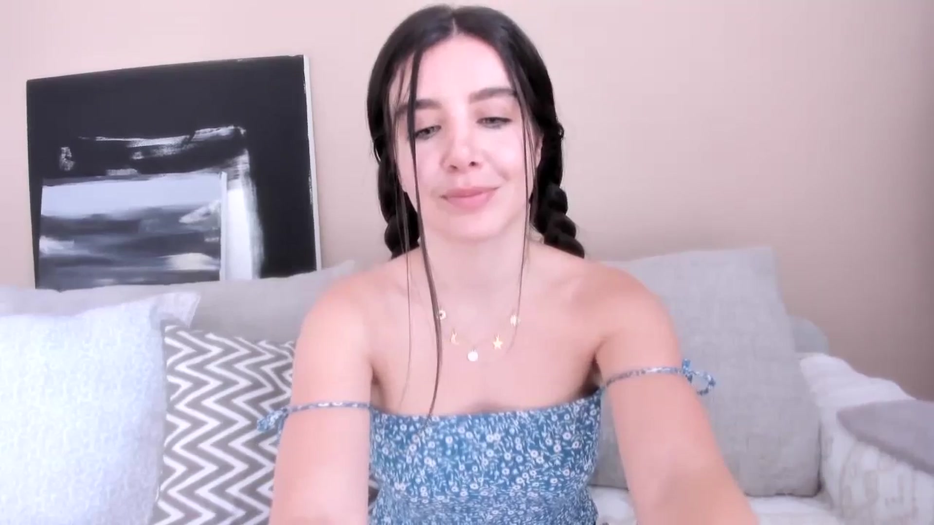 Gallery image thumbnail from LauraVega's myfreecams stream on, 11/02/2023, 15:51 image 14 of 20