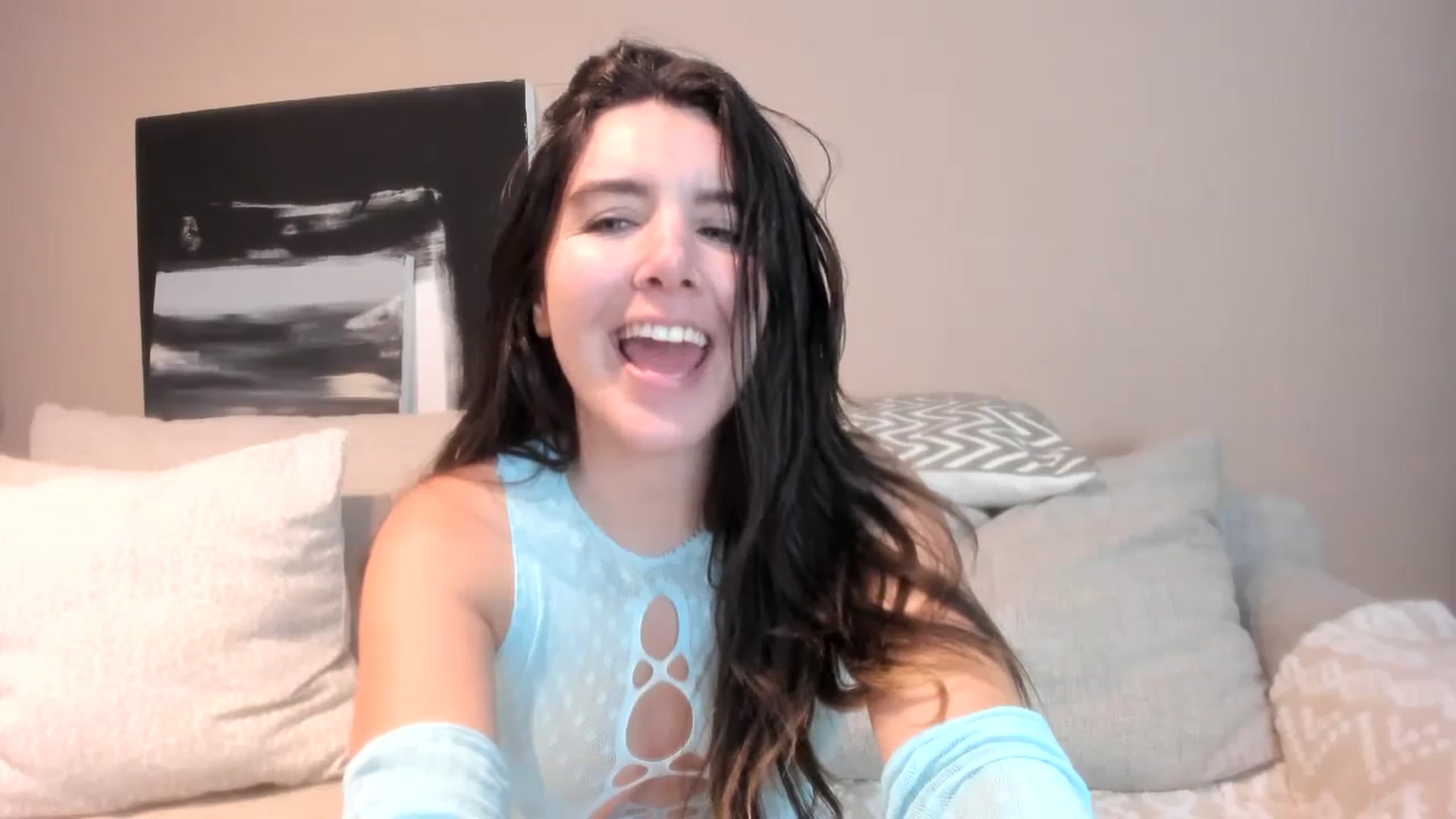 Gallery image thumbnail from LauraVega's myfreecams stream on, 11/10/2023, 02:02 image 12 of 20
