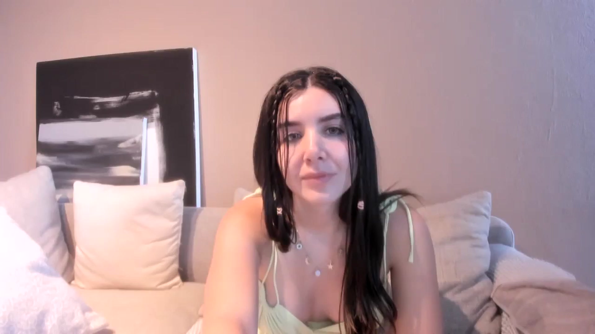 Gallery image thumbnail from LauraVega's myfreecams stream on, 11/13/2023, 22:45 image 1 of 20
