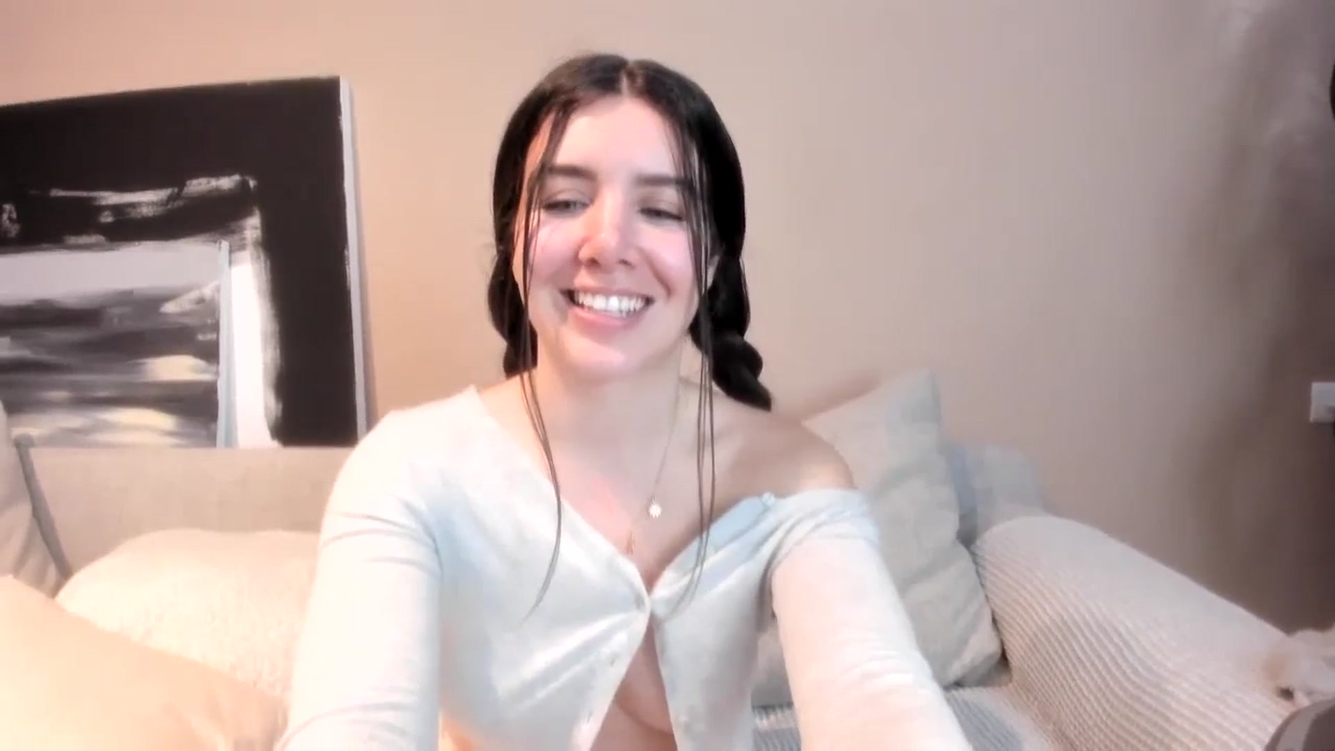 Gallery image thumbnail from LauraVega's myfreecams stream on, 11/16/2023, 22:54 image 11 of 20