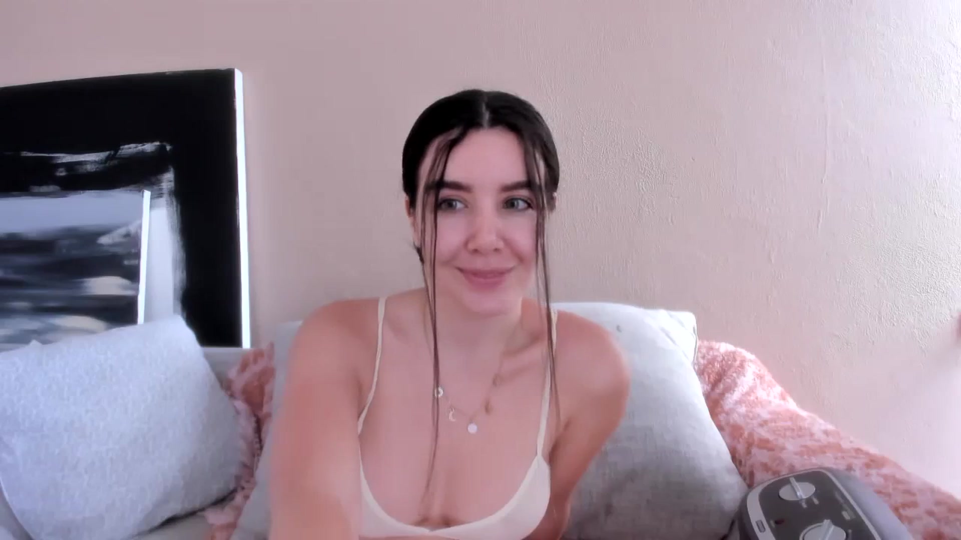 Gallery image thumbnail from LauraVega's myfreecams stream on, 11/23/2023, 15:33 image 20 of 20