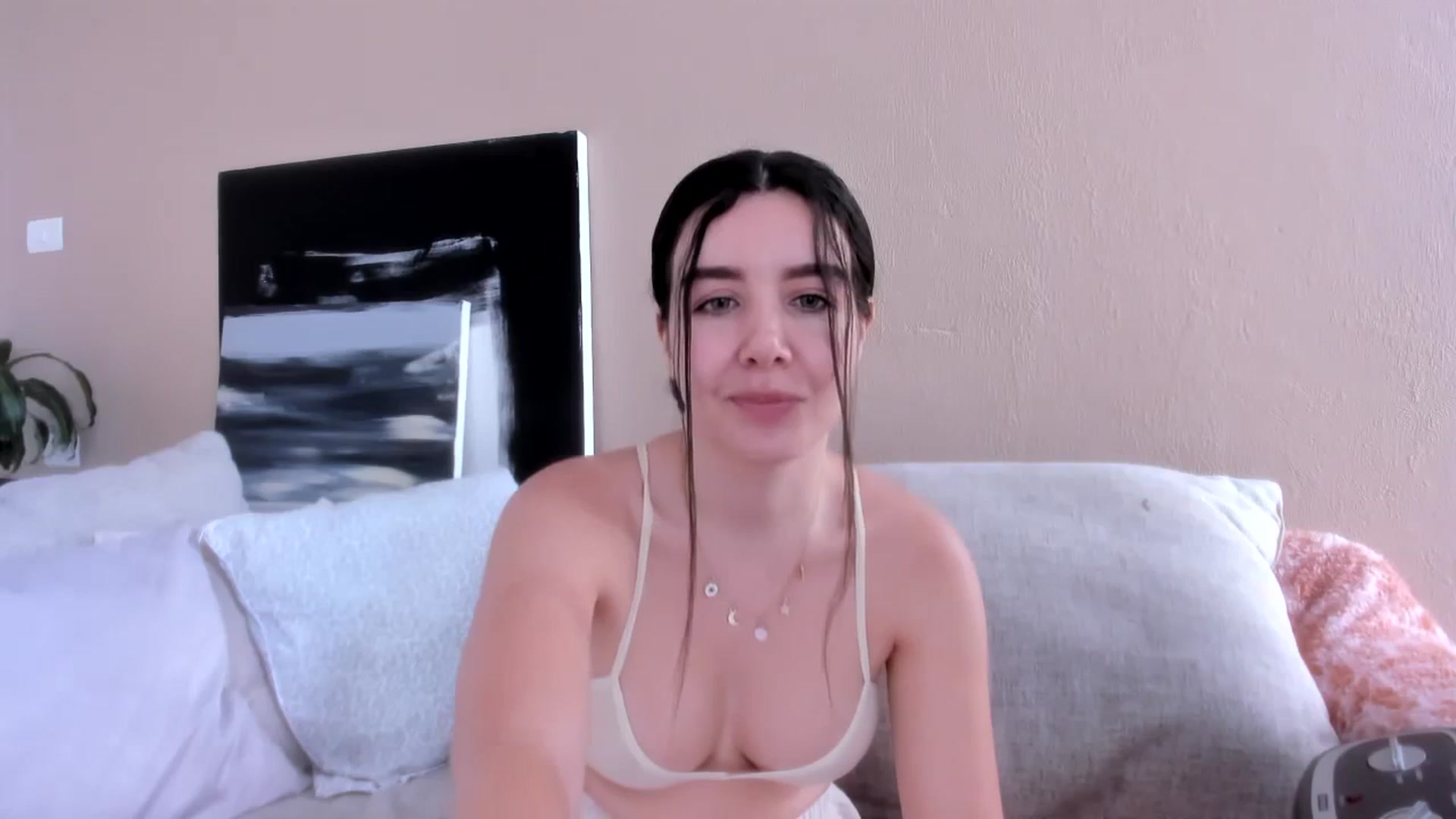 Gallery image thumbnail from LauraVega's myfreecams stream on, 11/23/2023, 15:33 image 14 of 20