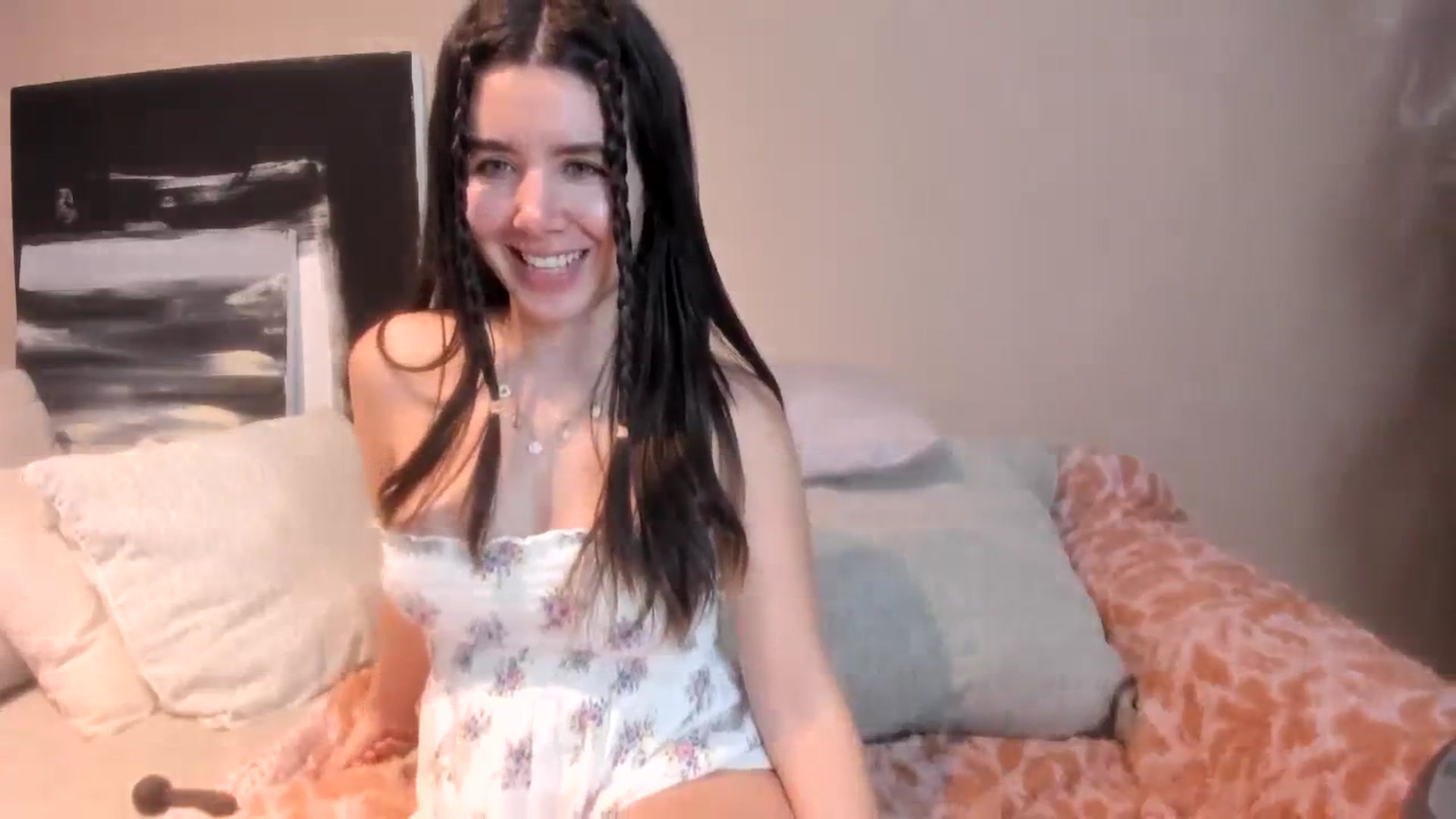 Gallery image thumbnail from LauraVega's myfreecams stream on, 11/25/2023, 23:37 image 17 of 20