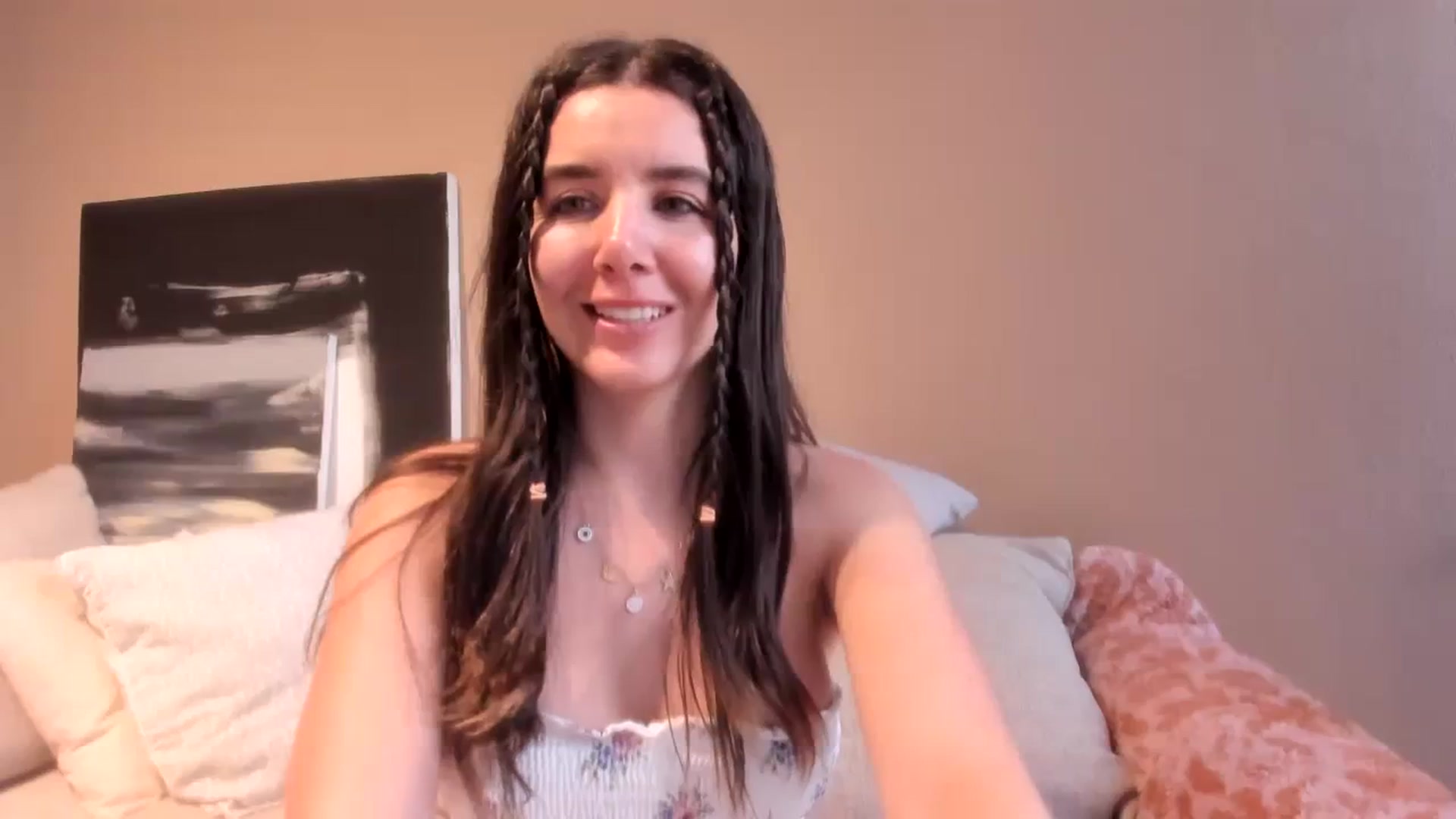 Gallery image thumbnail from LauraVega's myfreecams stream on, 11/25/2023, 23:37 image 13 of 20