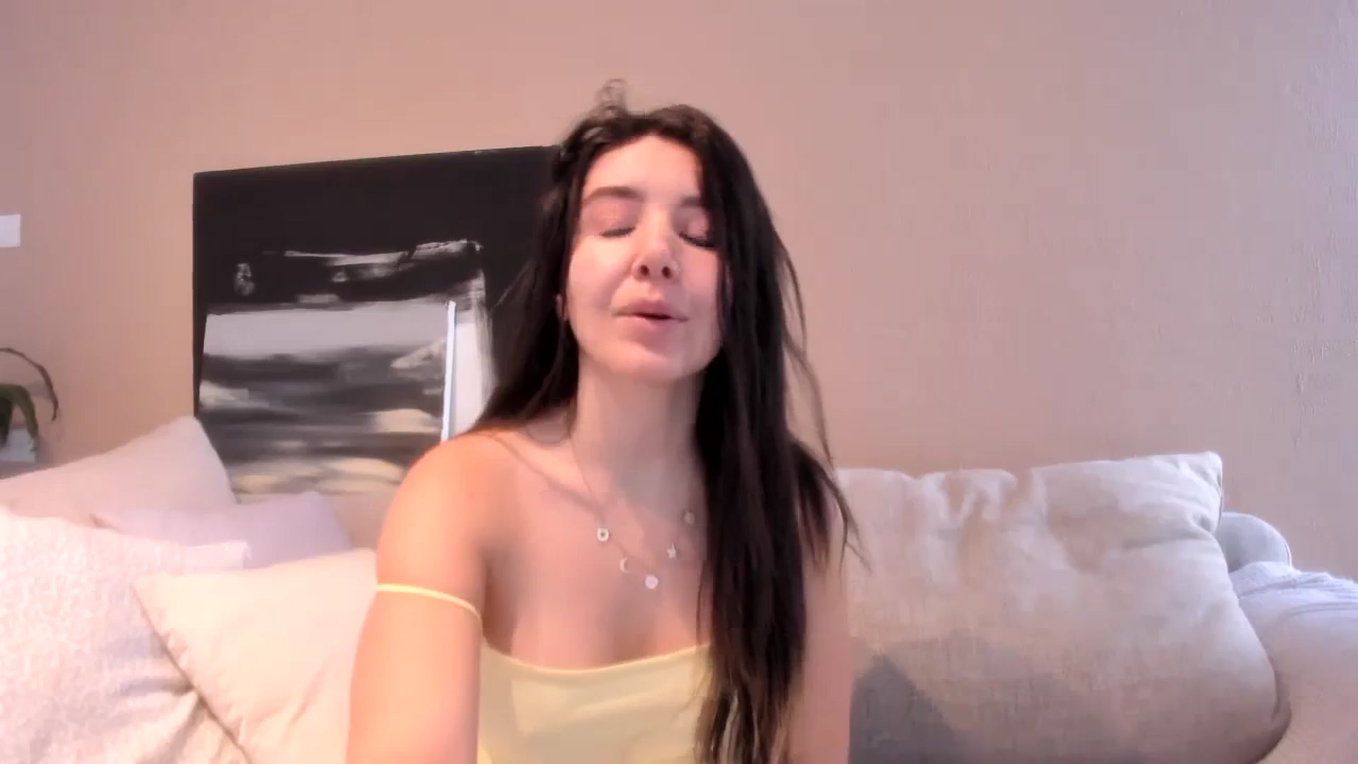 Gallery image thumbnail from LauraVega's myfreecams stream on, 12/06/2023, 15:39 image 9 of 20