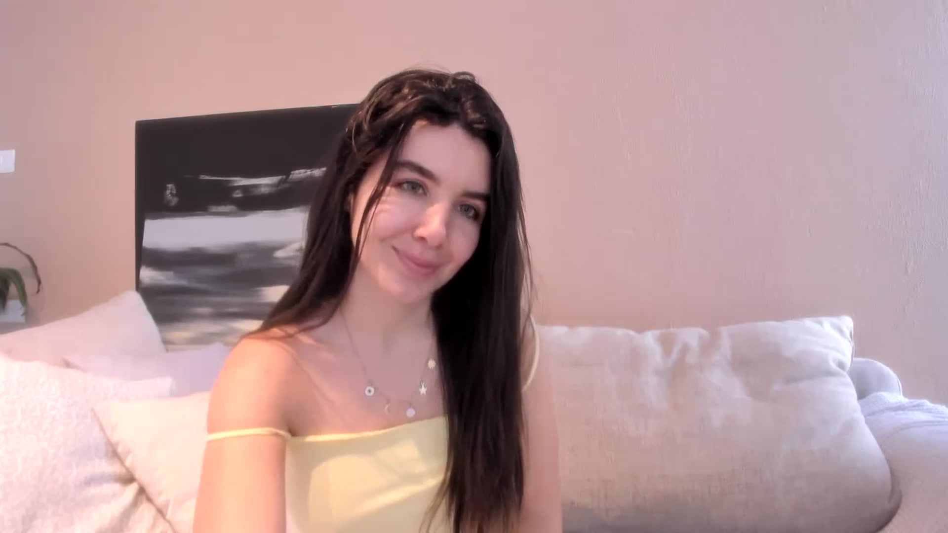 Gallery image thumbnail from LauraVega's myfreecams stream on, 12/06/2023, 15:39 image 11 of 20