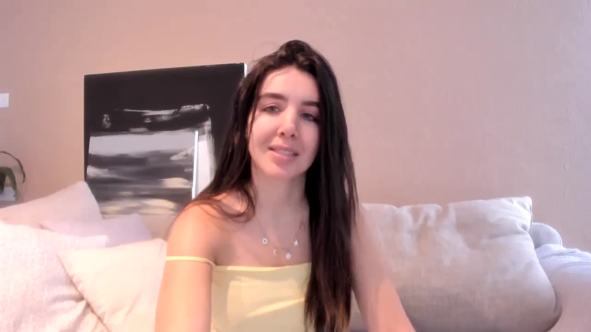Gallery image thumbnail from LauraVega's myfreecams stream on, 12/06/2023, 15:39 image 10 of 20