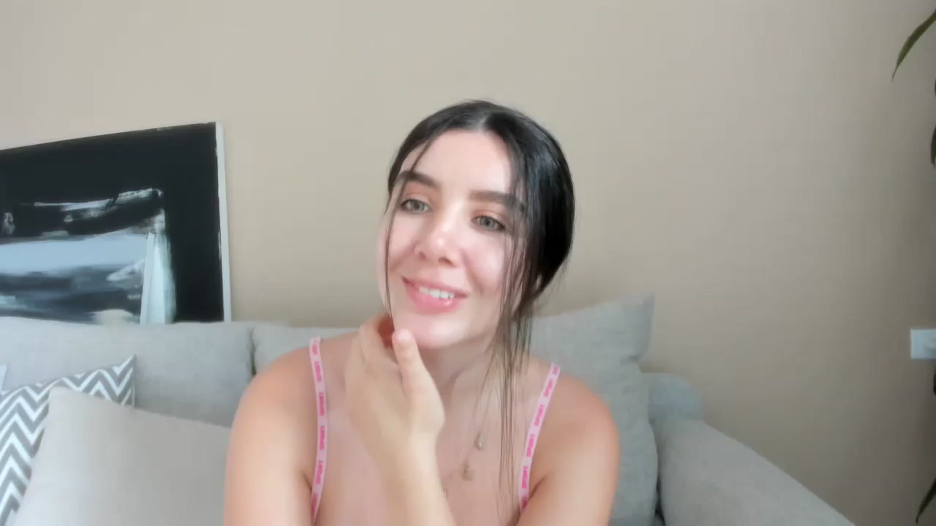 Gallery image thumbnail from LauraVega's myfreecams stream on, 12/16/2023, 15:26 image 1 of 20