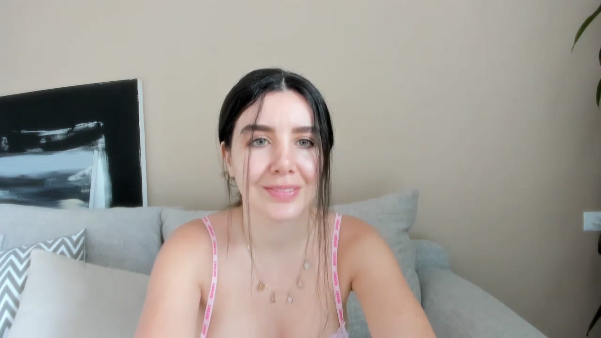 Gallery image thumbnail from LauraVega's myfreecams stream on, 12/16/2023, 15:26 image 3 of 20