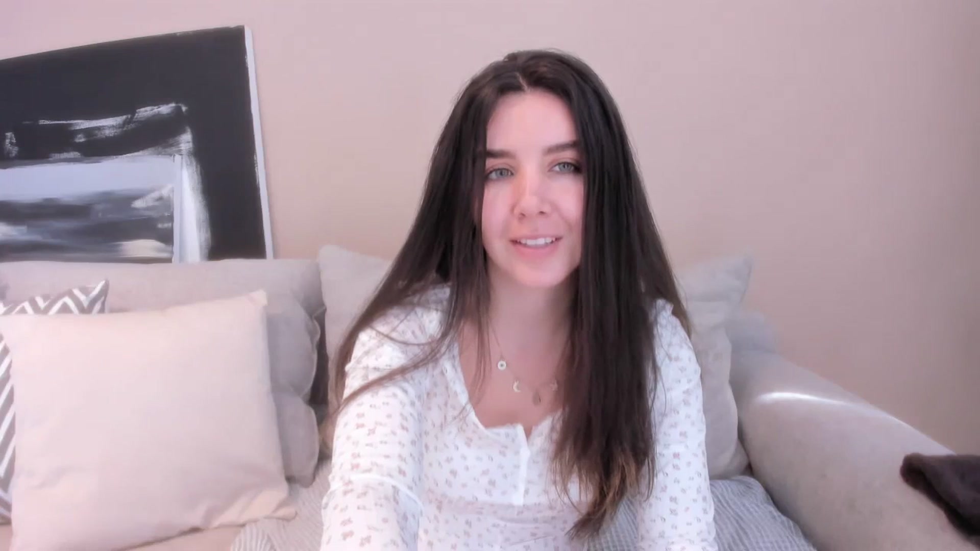Gallery image thumbnail from LauraVega's myfreecams stream on, 12/17/2023, 15:19 image 14 of 20