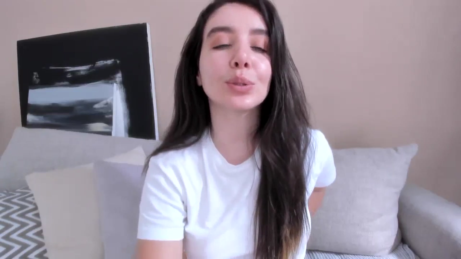 Gallery image thumbnail from LauraVega's myfreecams stream on, 12/25/2023, 16:22 image 11 of 20