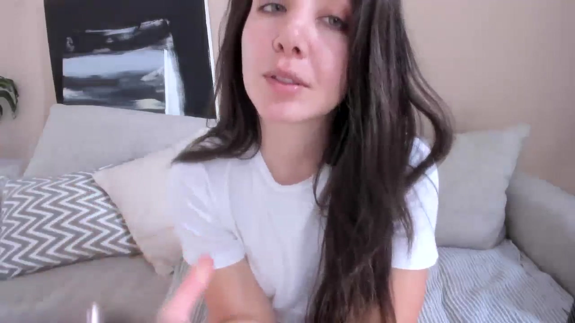 Gallery image thumbnail from LauraVega's myfreecams stream on, 12/25/2023, 16:22 image 19 of 20