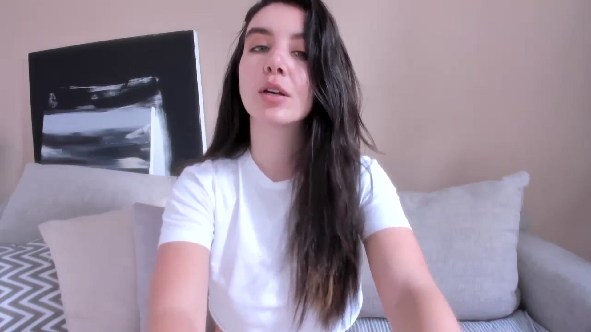 Gallery image thumbnail from LauraVega's myfreecams stream on, 12/25/2023, 16:22 image 8 of 20