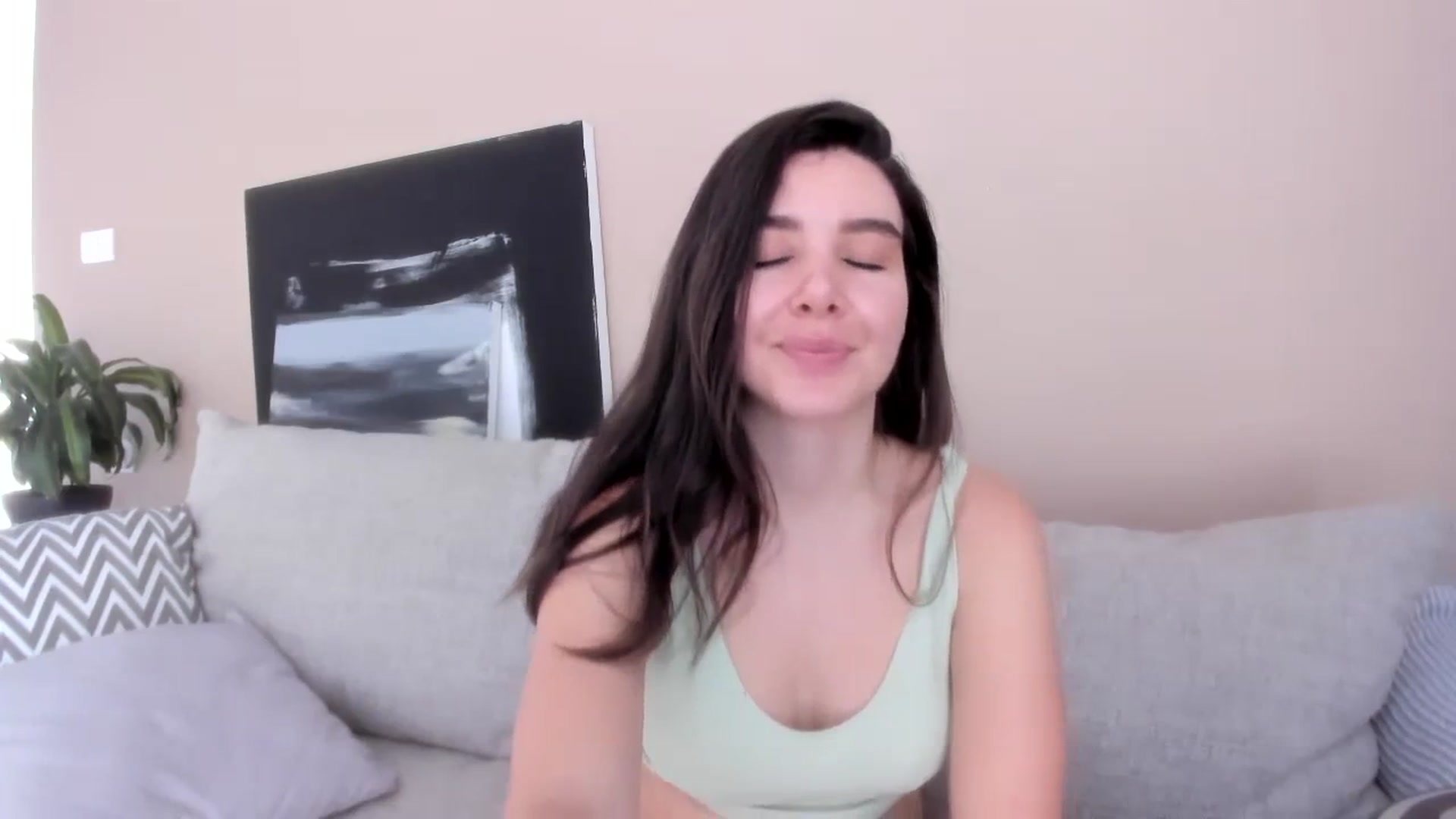 Gallery image thumbnail from LauraVega's myfreecams stream on, 12/29/2023, 16:31 image 18 of 20