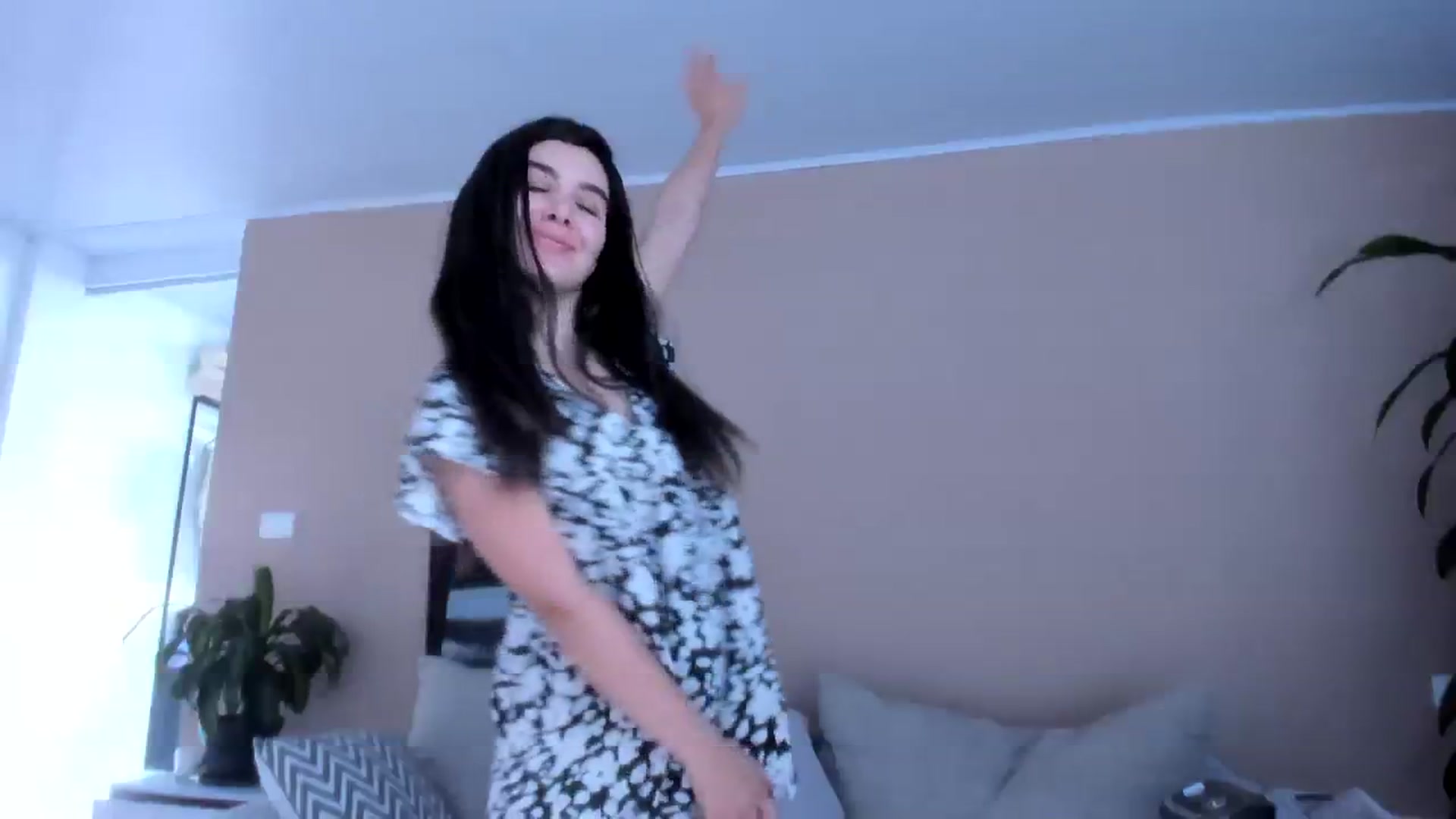 Gallery image thumbnail from LauraVega's myfreecams stream on, 01/03/2024, 16:03 image 14 of 20