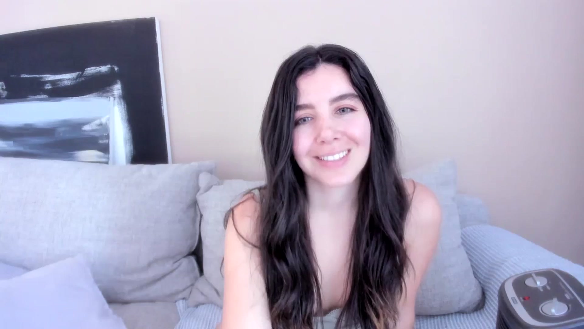 Gallery image thumbnail from LauraVega's myfreecams stream on, 01/07/2024, 17:51 image 10 of 20