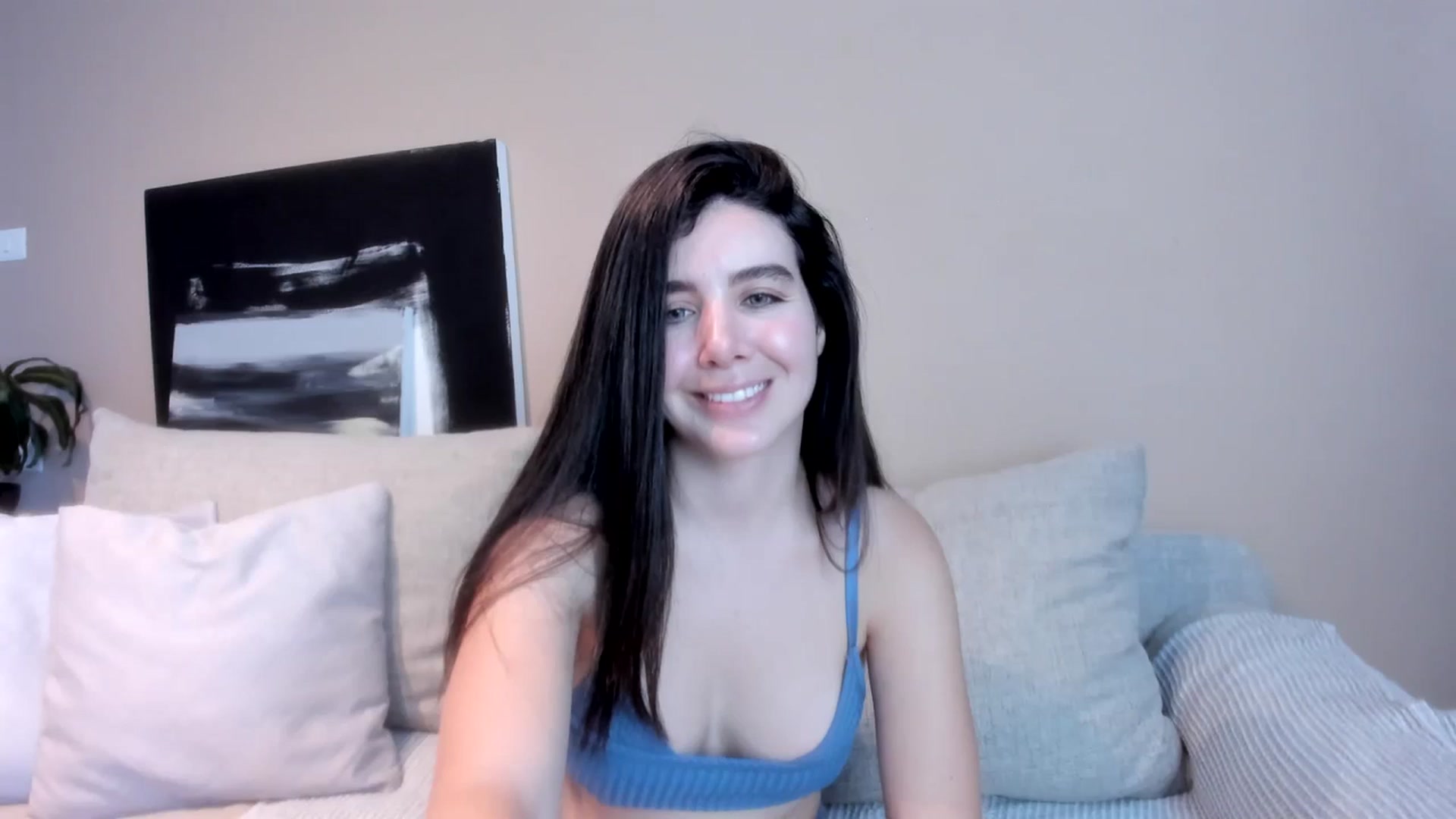 Gallery image thumbnail from LauraVega's myfreecams stream on, 01/09/2024, 23:20 image 2 of 20