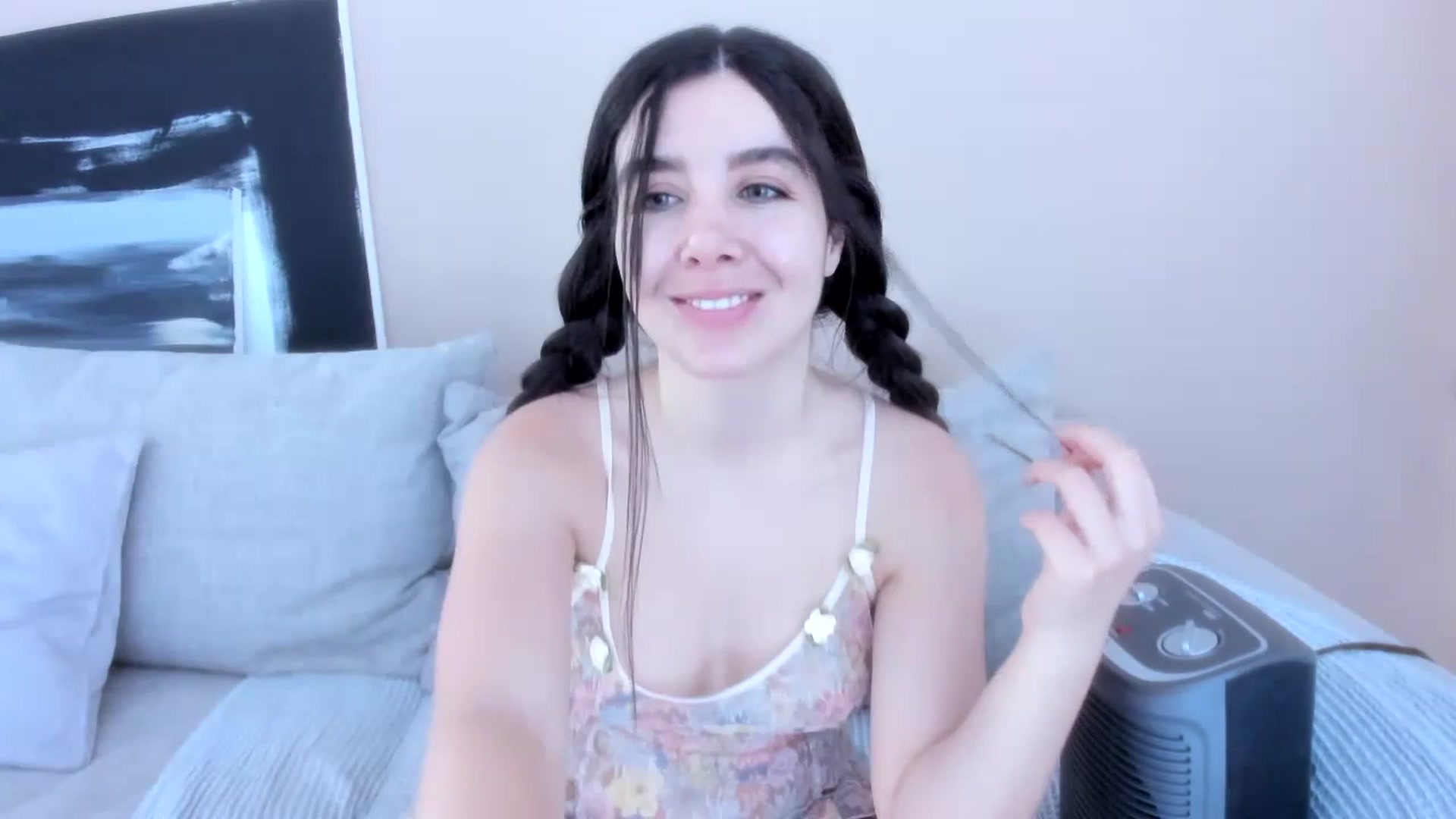 Gallery image thumbnail from LauraVega's myfreecams stream on, 01/18/2024, 15:51 image 15 of 20