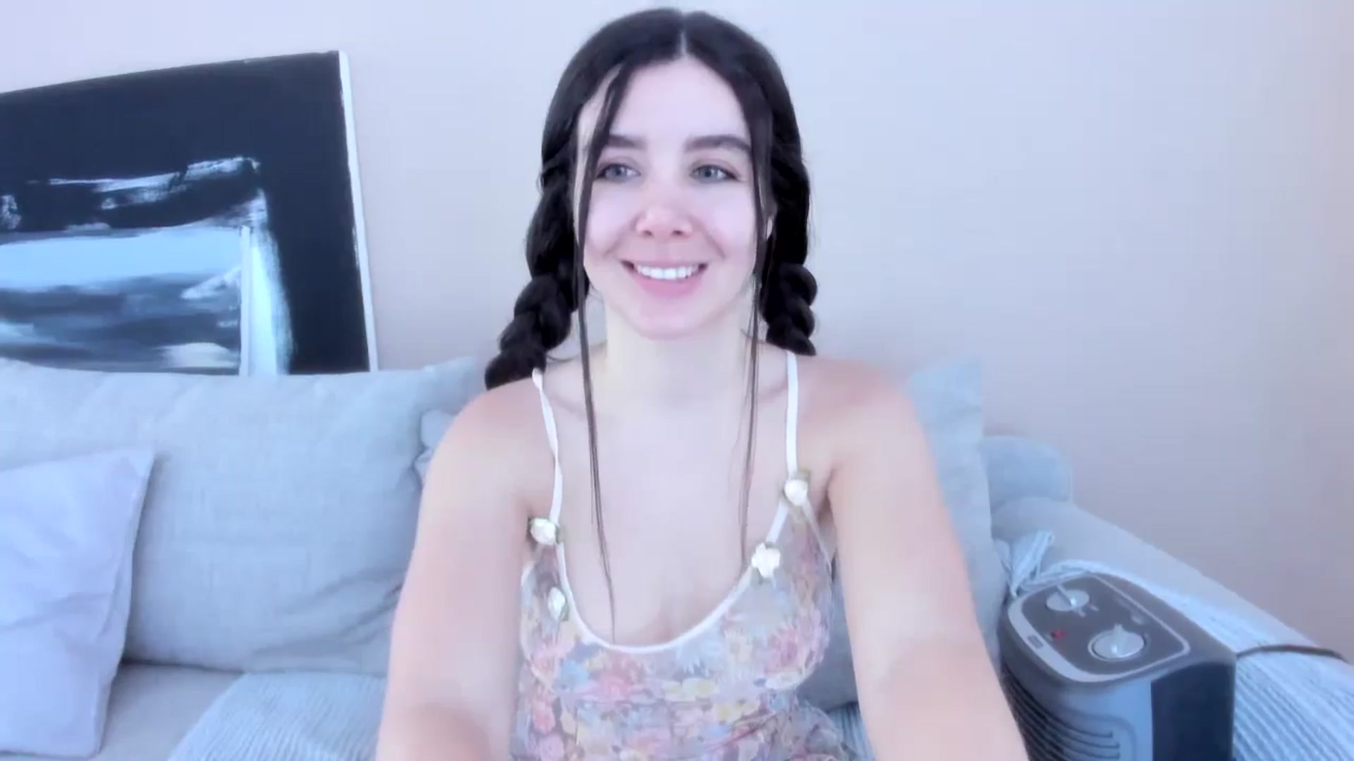 Gallery image thumbnail from LauraVega's myfreecams stream on, 01/18/2024, 15:51 image 10 of 20