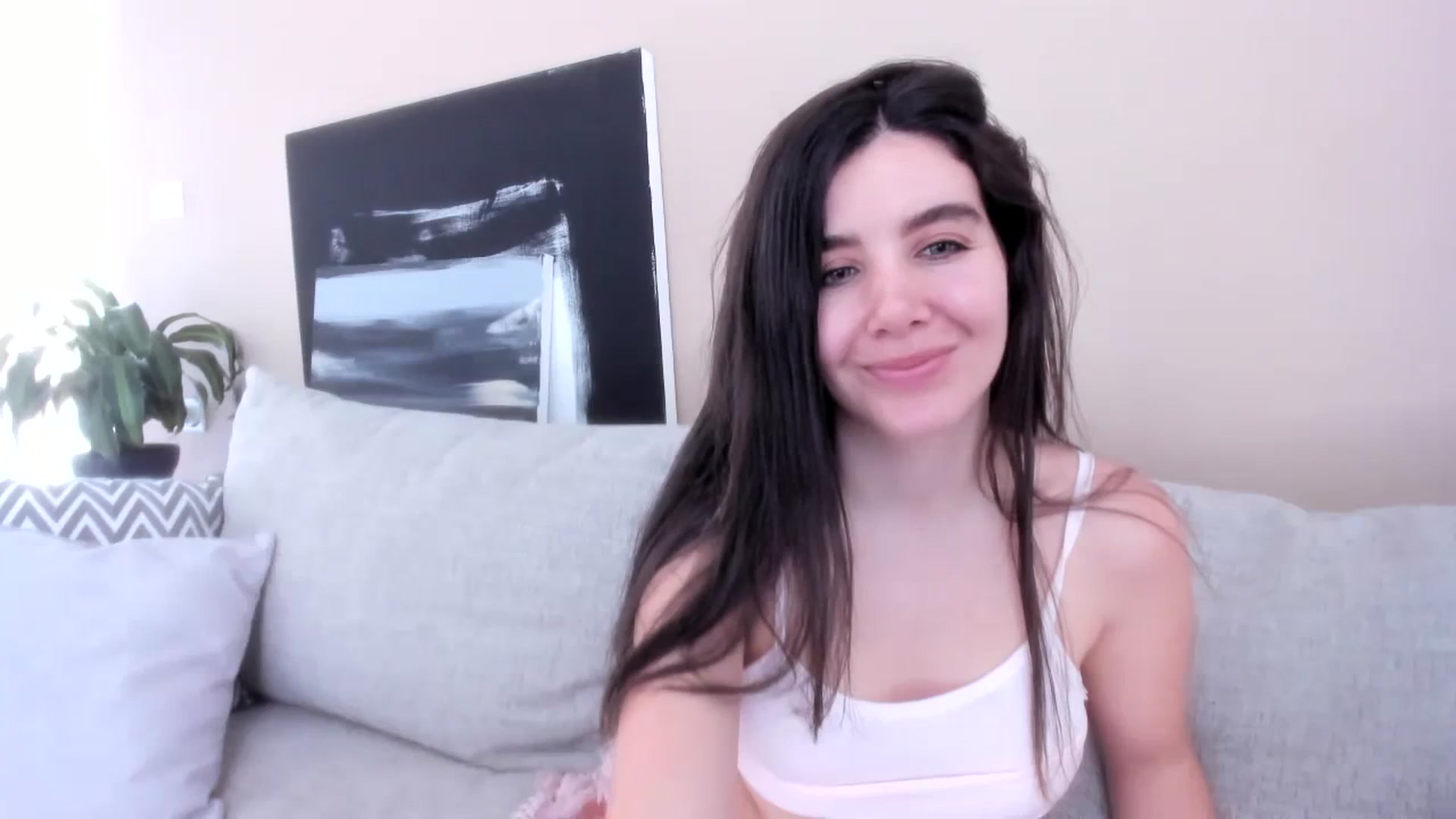 Gallery image thumbnail from LauraVega's myfreecams stream on, 01/20/2024, 15:50 image 13 of 20
