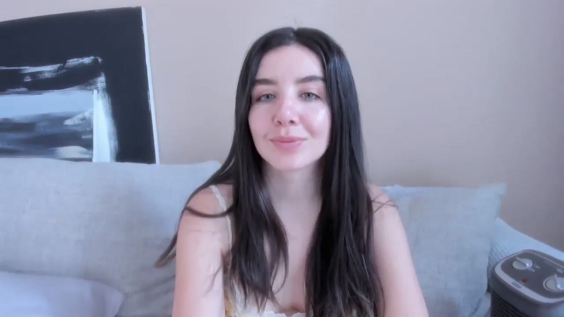 Gallery image thumbnail from LauraVega's myfreecams stream on, 01/28/2024, 17:19 image 2 of 20
