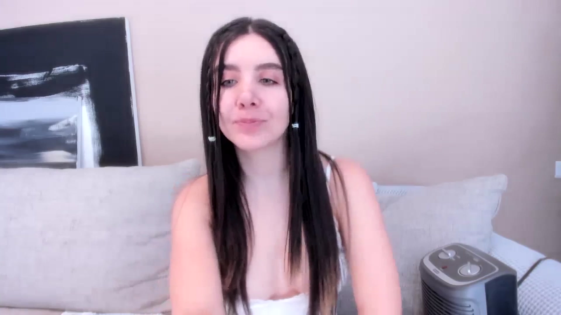 Gallery image thumbnail from LauraVega's myfreecams stream on, 01/29/2024, 15:07 image 9 of 20