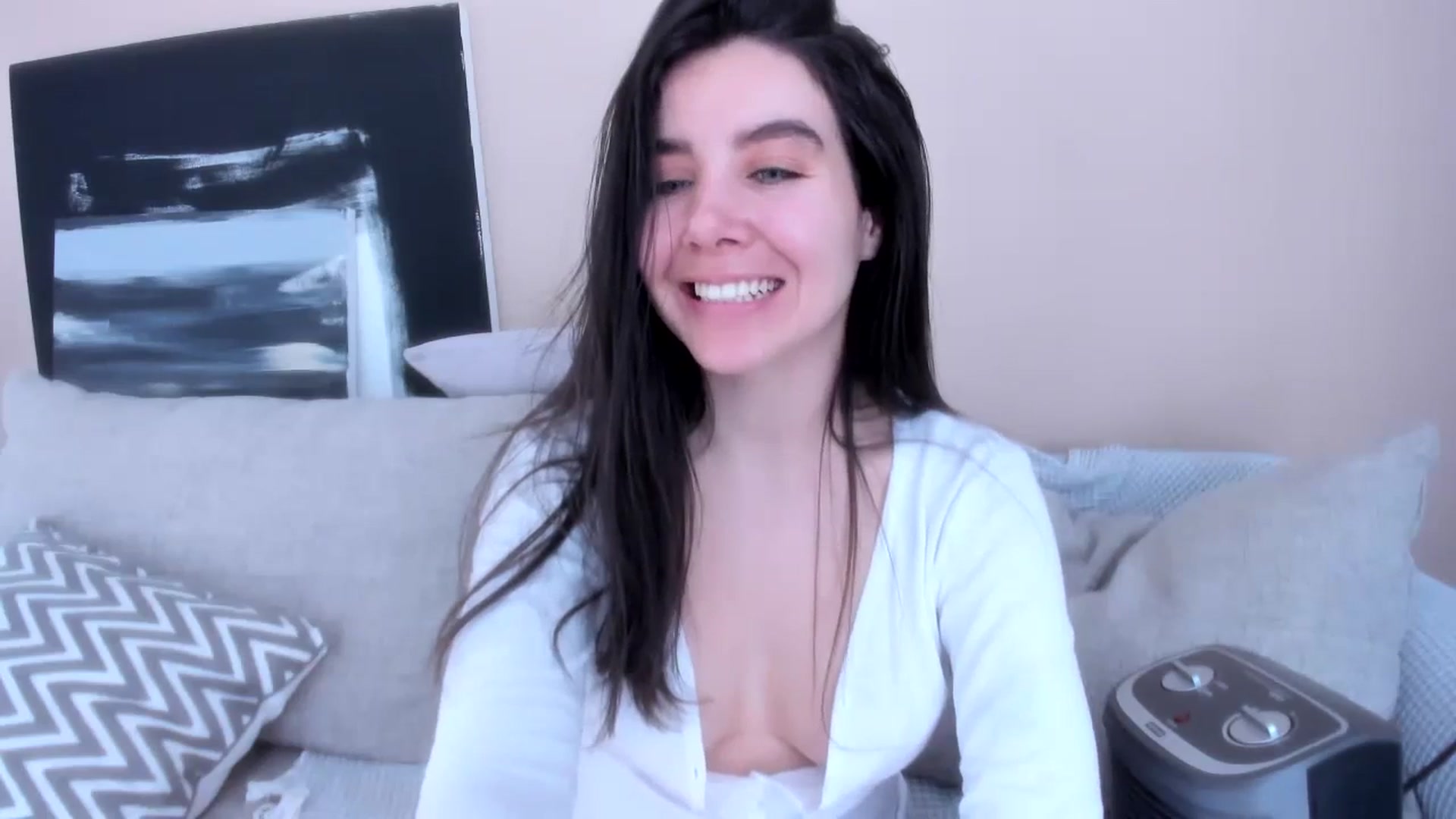 Gallery image thumbnail from LauraVega's myfreecams stream on, 02/01/2024, 15:19 image 7 of 20