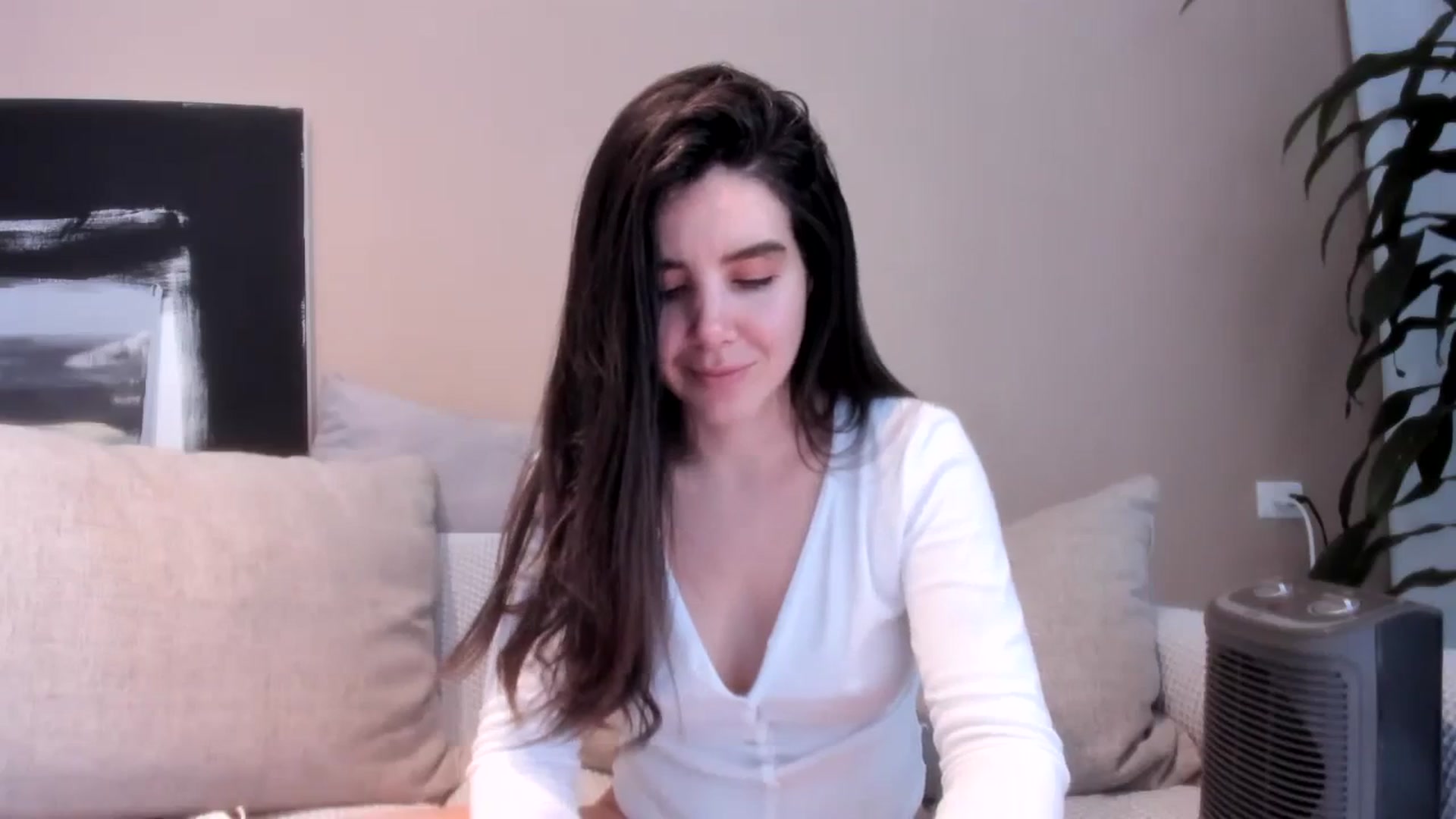 Gallery image thumbnail from LauraVega's myfreecams stream on, 02/01/2024, 17:04 image 8 of 20