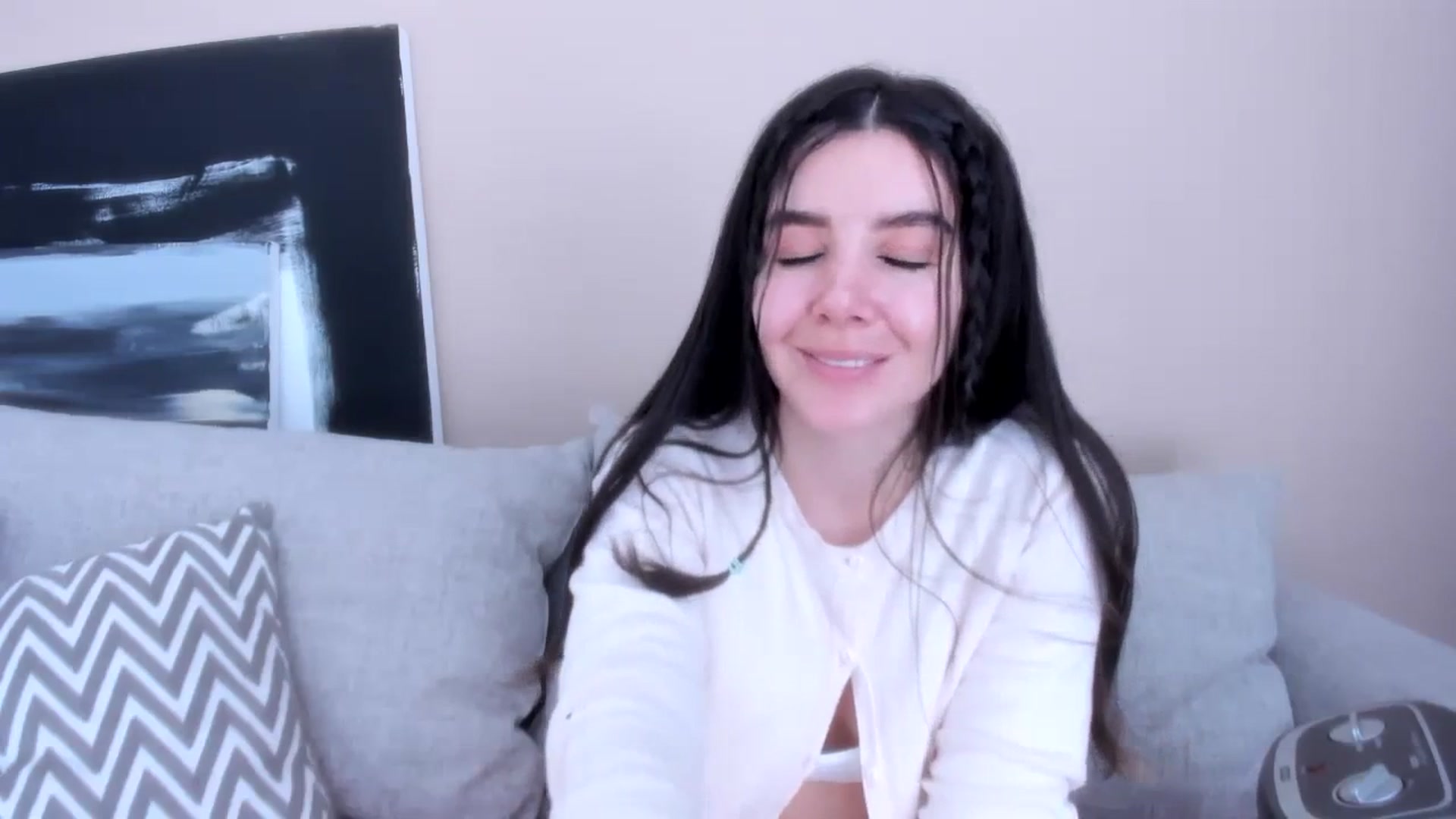 Gallery image thumbnail from LauraVega's myfreecams stream on, 02/02/2024, 16:12 image 16 of 20