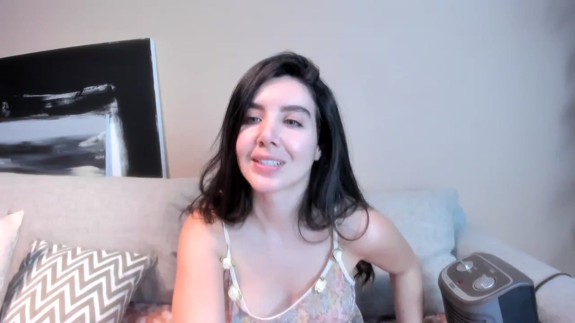 Gallery image thumbnail from LauraVega's myfreecams stream on, 02/03/2024, 23:59 image 10 of 20
