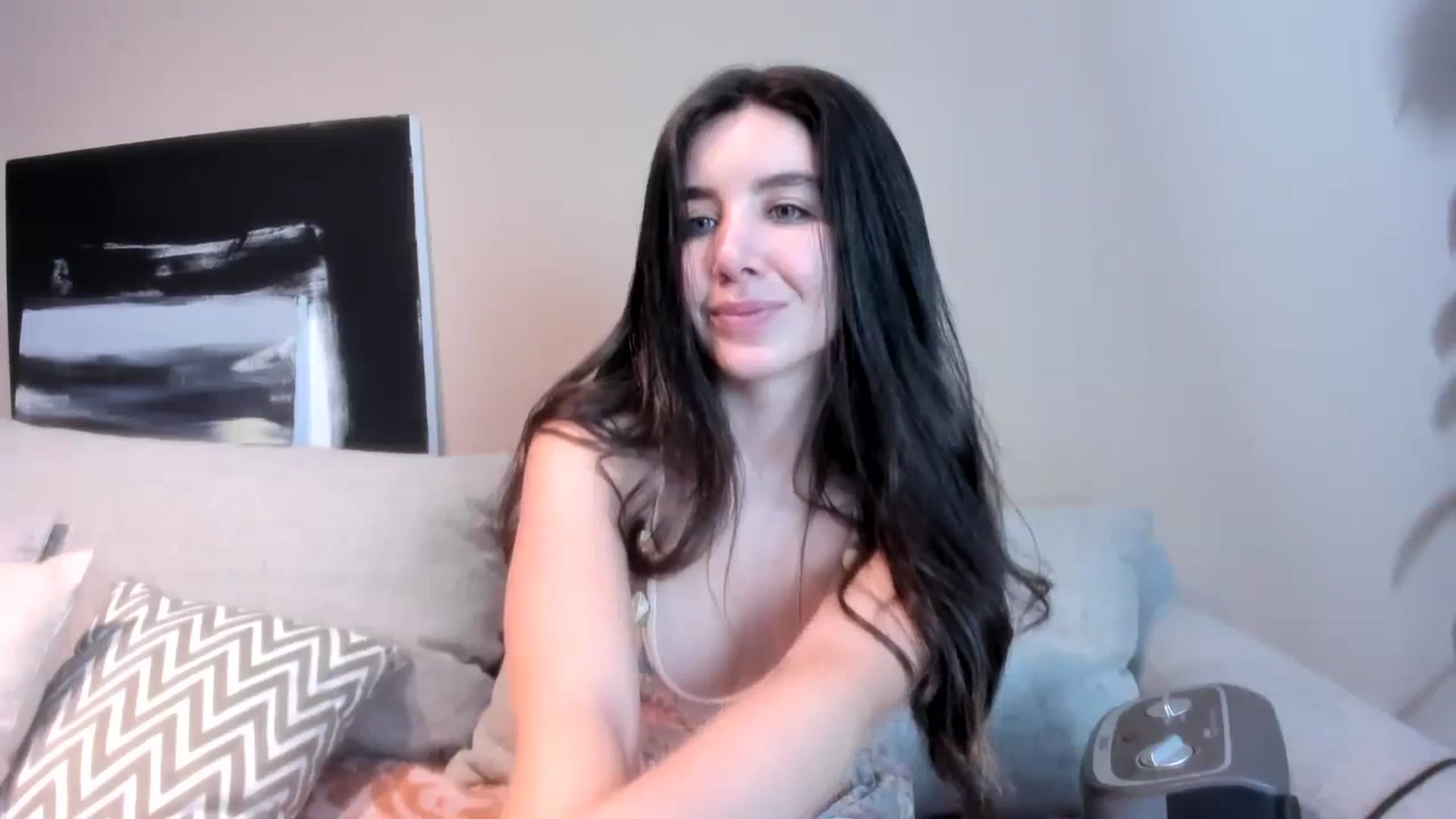 Gallery image thumbnail from LauraVega's myfreecams stream on, 02/04/2024, 24:59 image 8 of 20