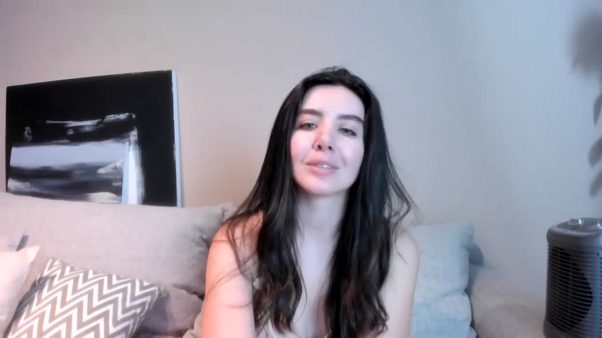 Gallery image thumbnail from LauraVega's myfreecams stream on, 02/04/2024, 24:59 image 1 of 20