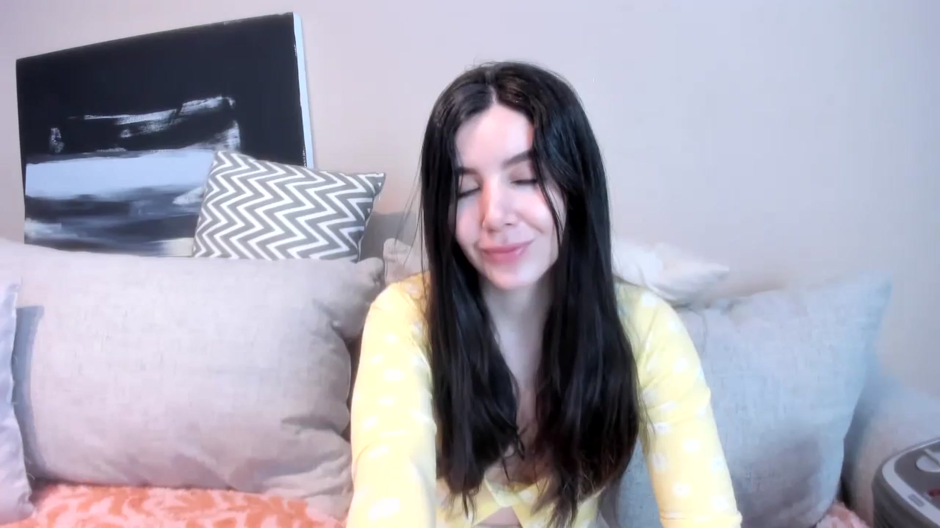 Gallery image thumbnail from LauraVega's myfreecams stream on, 02/05/2024, 14:24 image 1 of 20