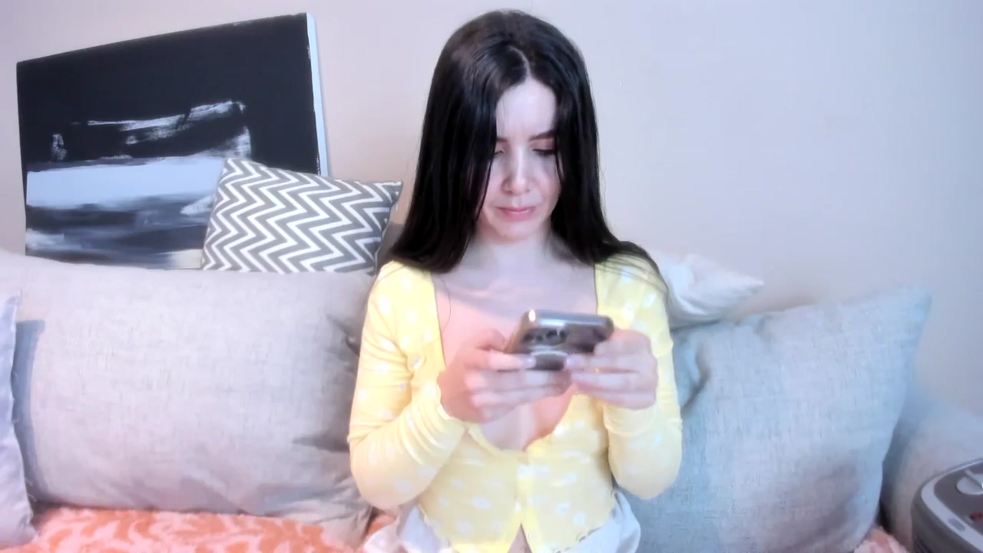 Gallery image thumbnail from LauraVega's myfreecams stream on, 02/05/2024, 14:24 image 19 of 20