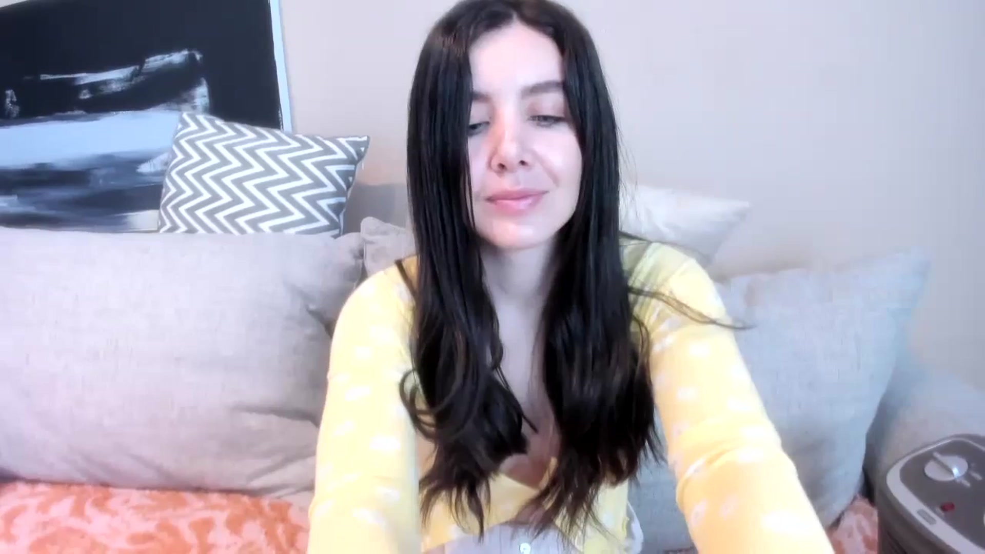 Gallery image thumbnail from LauraVega's myfreecams stream on, 02/05/2024, 15:21 image 3 of 20