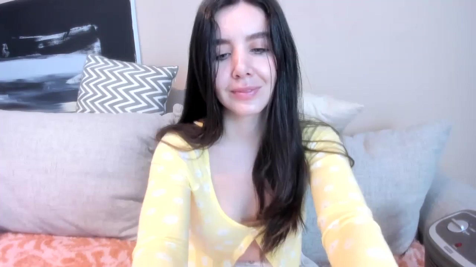 Gallery image thumbnail from LauraVega's myfreecams stream on, 02/05/2024, 15:21 image 2 of 20