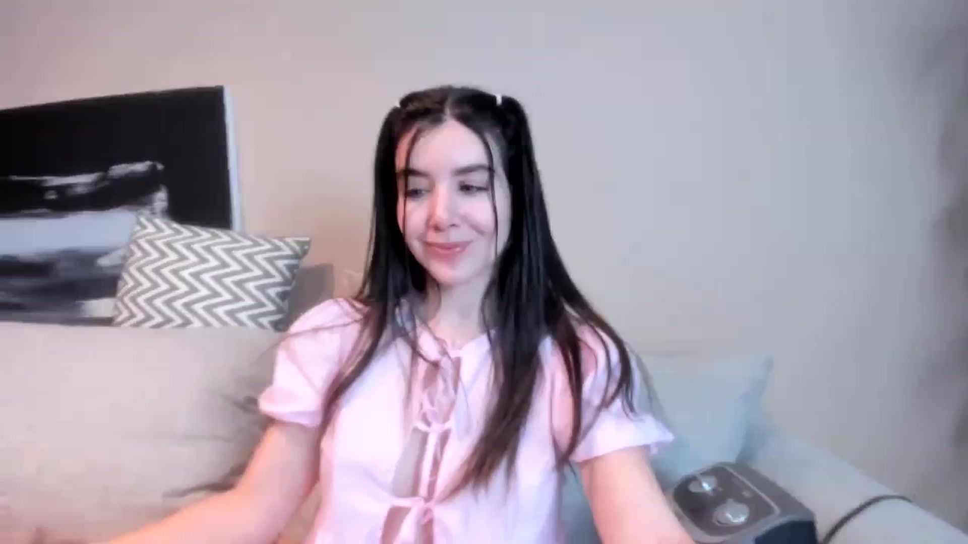 Gallery image thumbnail from LauraVega's myfreecams stream on, 02/07/2024, 24:08 image 19 of 20