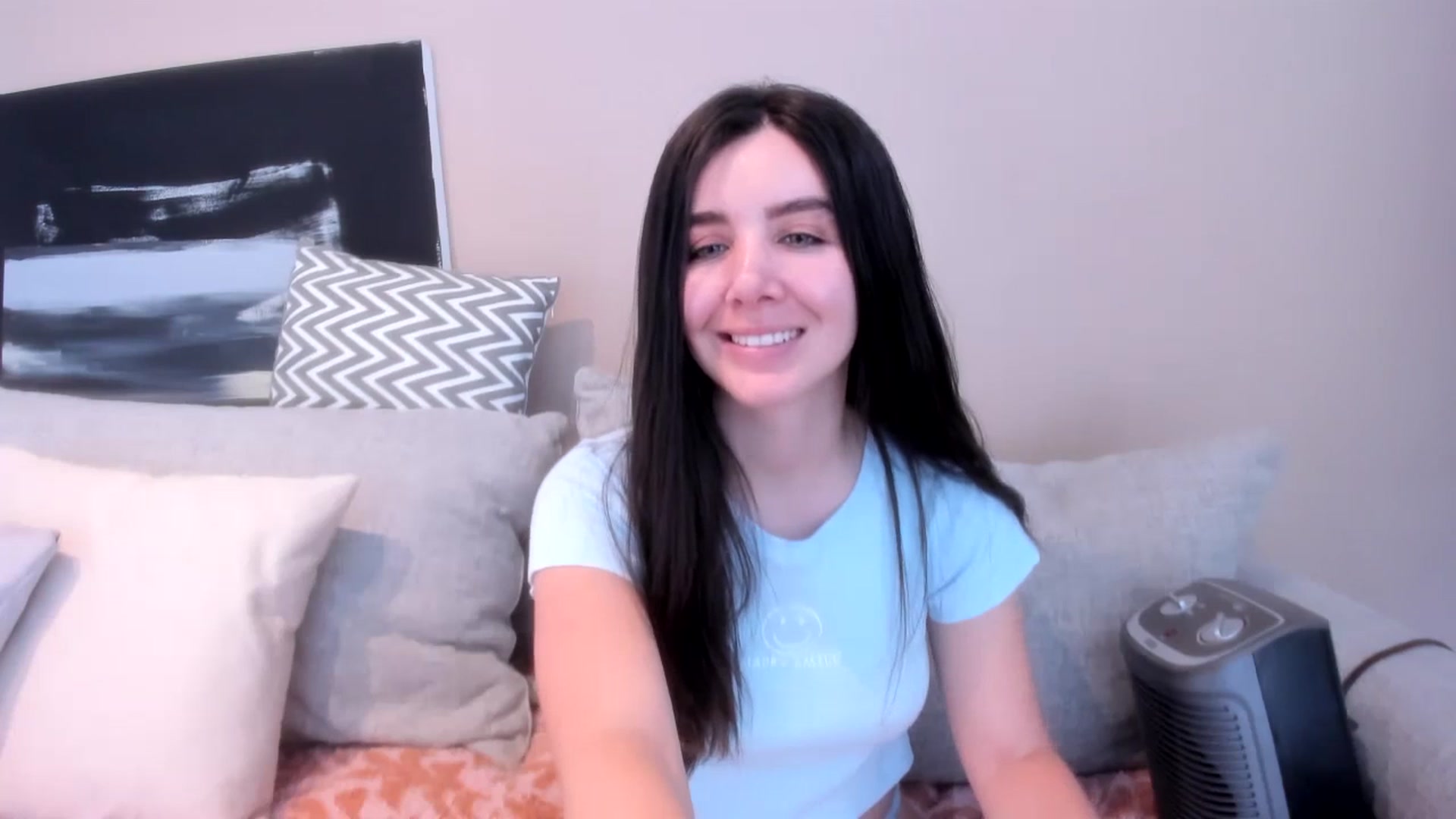 Gallery image thumbnail from LauraVega's myfreecams stream on, 02/11/2024, 16:18 image 20 of 20