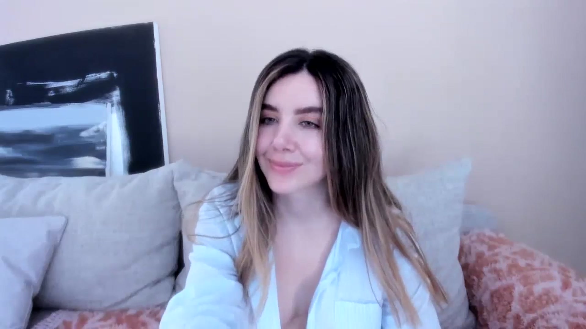 Gallery image thumbnail from LauraVega's myfreecams stream on, 02/26/2024, 15:40 image 17 of 20