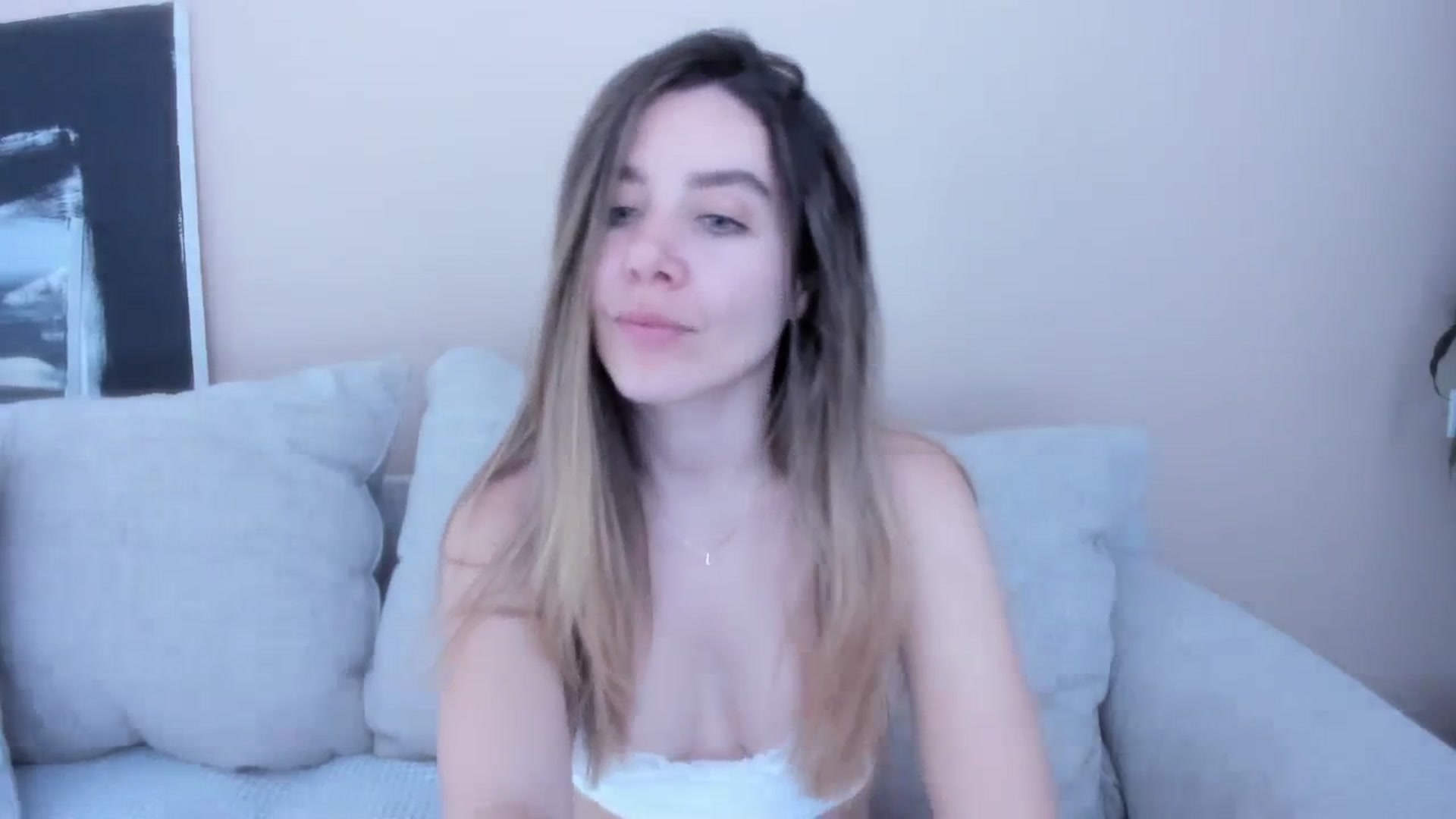 Gallery image thumbnail from LauraVega's myfreecams stream on, 03/18/2024, 15:59 image 8 of 20