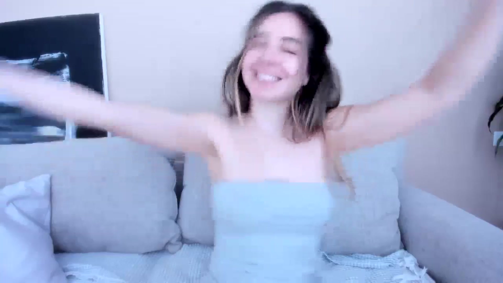 Gallery image thumbnail from LauraVega's myfreecams stream on, 03/22/2024, 15:11 image 13 of 20