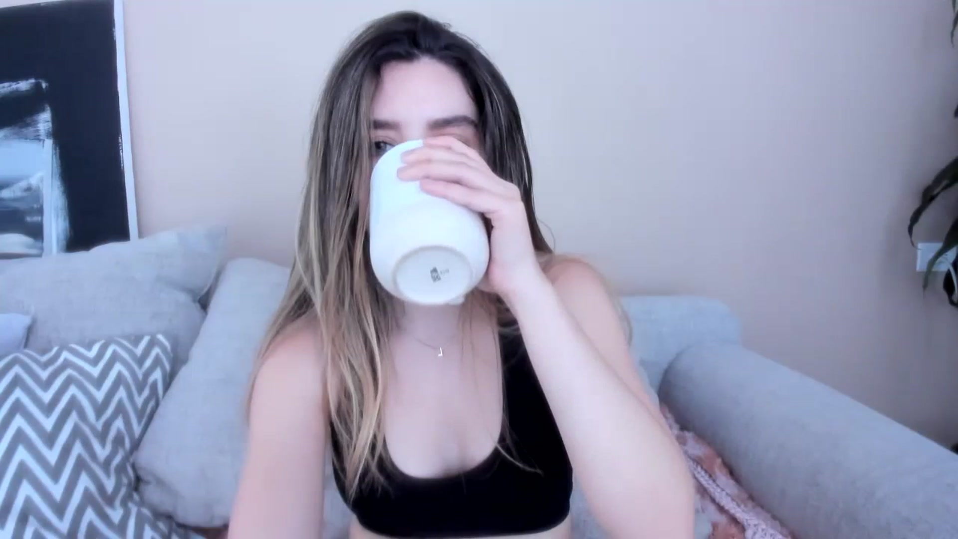 Gallery image thumbnail from LauraVega's myfreecams stream on, 03/28/2024, 17:33 image 2 of 20