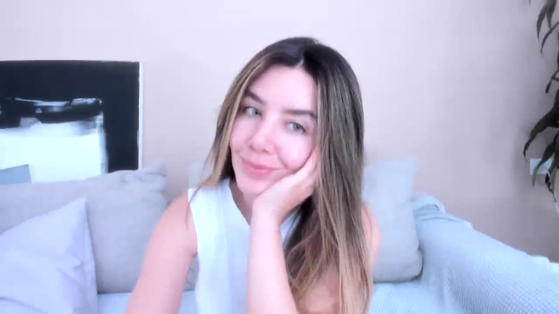 Gallery image thumbnail from LauraVega's myfreecams stream on, 04/01/2024, 17:06 image 7 of 20