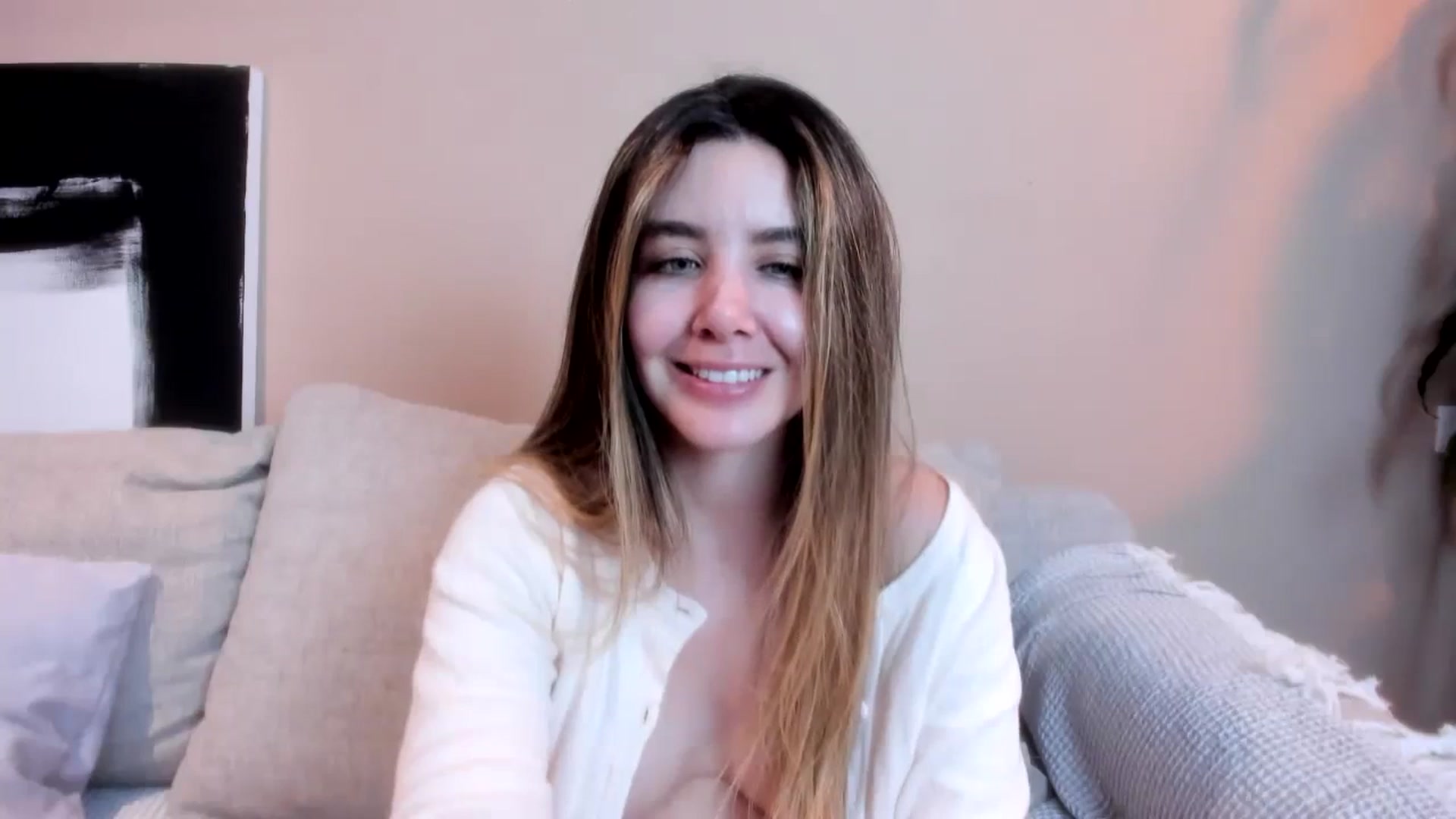 Gallery image thumbnail from LauraVega's myfreecams stream on, 04/02/2024, 02:10 image 6 of 20